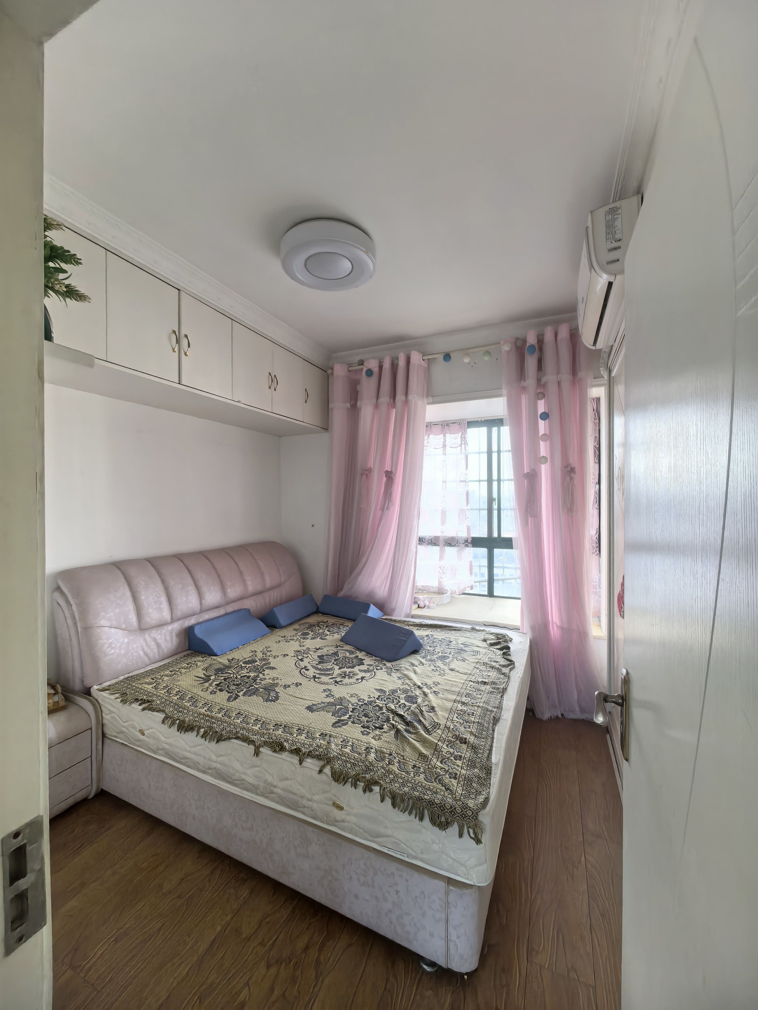 上尚城 4室2厅2卫 2200.0元/月 上尚城 4室2厅2卫 2200.0元/月室内图