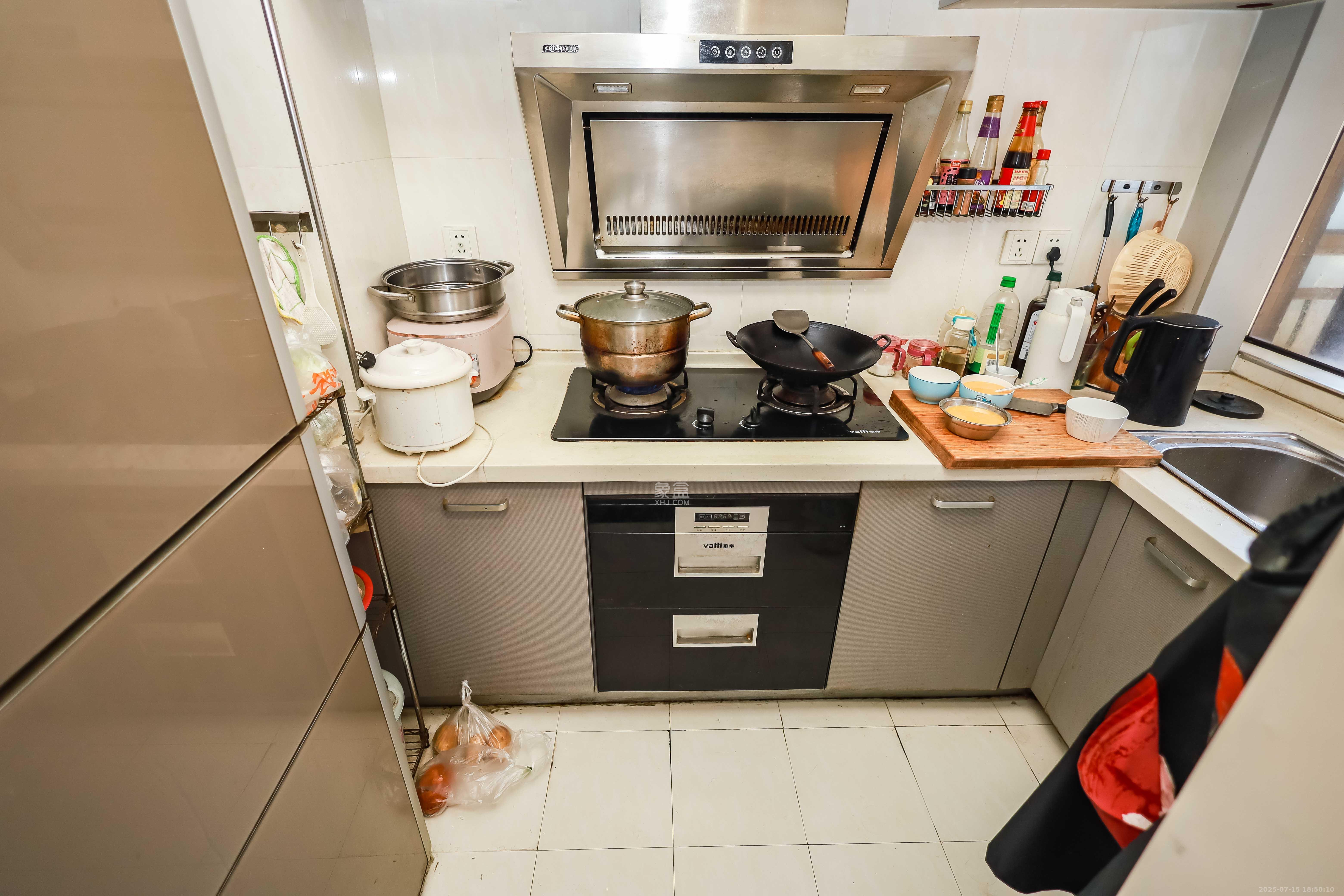 永祺西京  3室2厅2卫    108.0万厨房