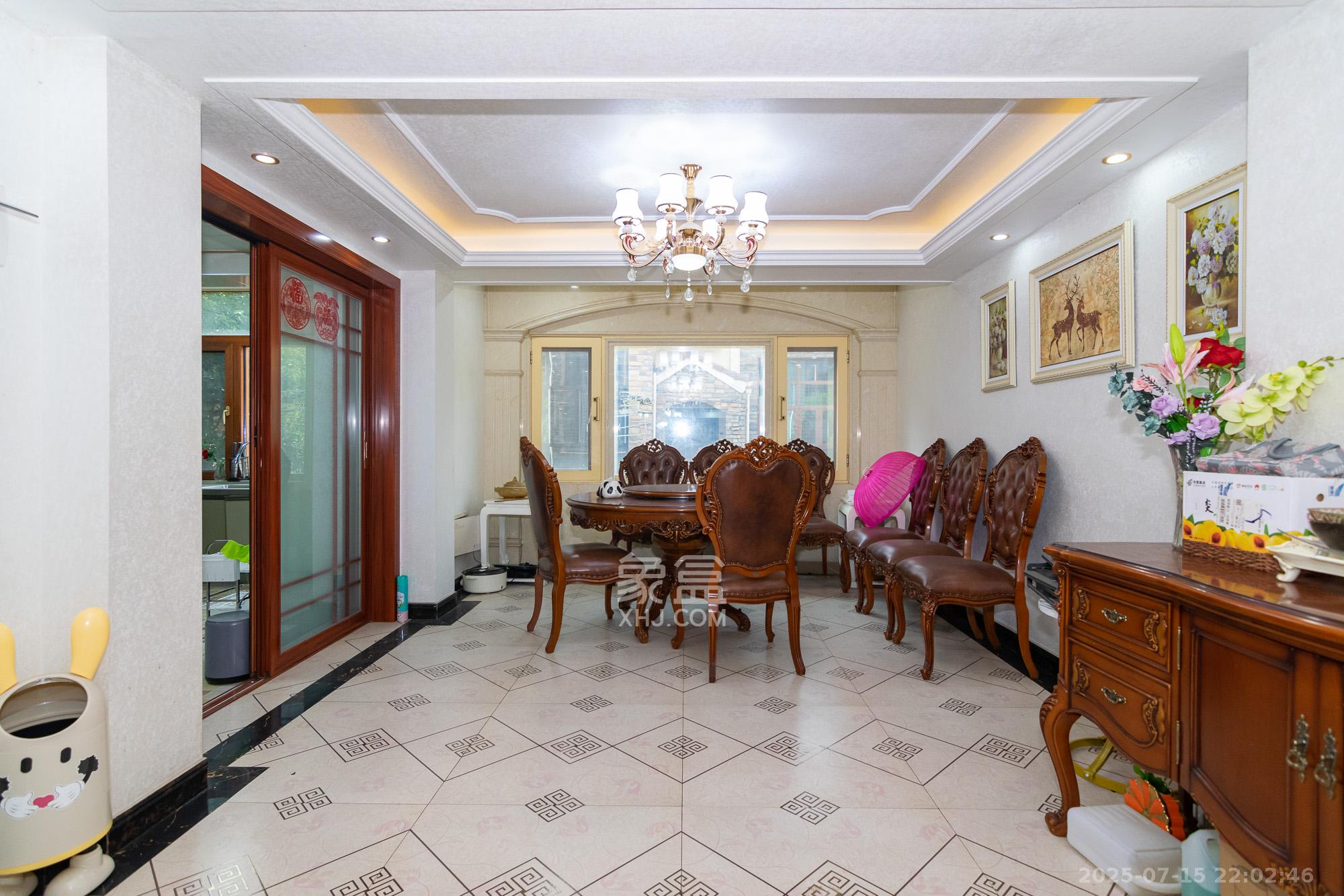 中新森林海  8室2厅3卫    220.0万其他