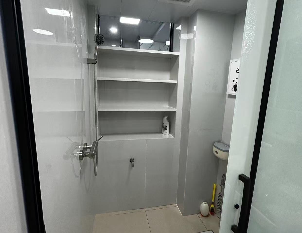 互助小区电梯房  2室1厅1卫   2500.00元/月室内图