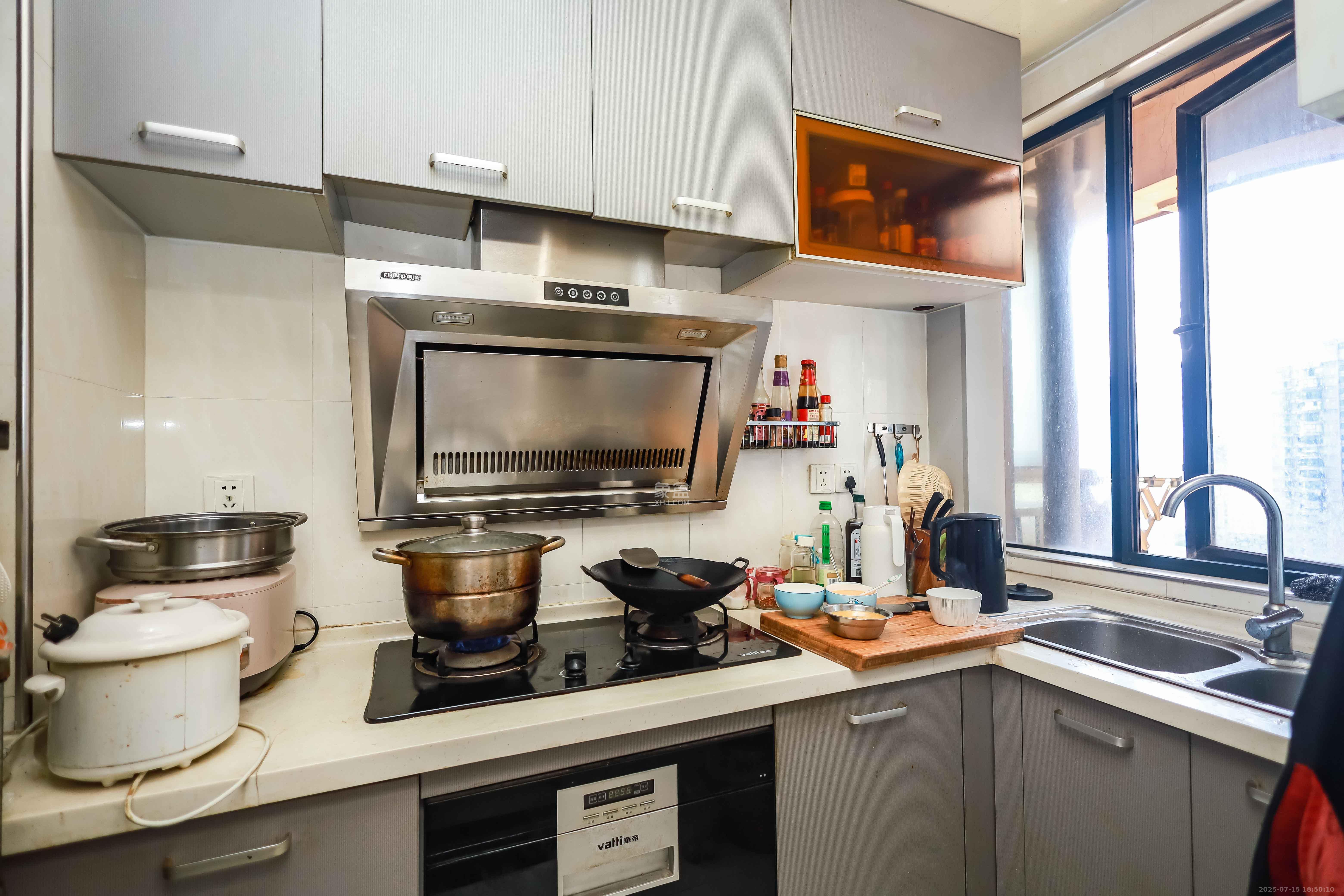 永祺西京  3室2厅2卫    108.0万厨房