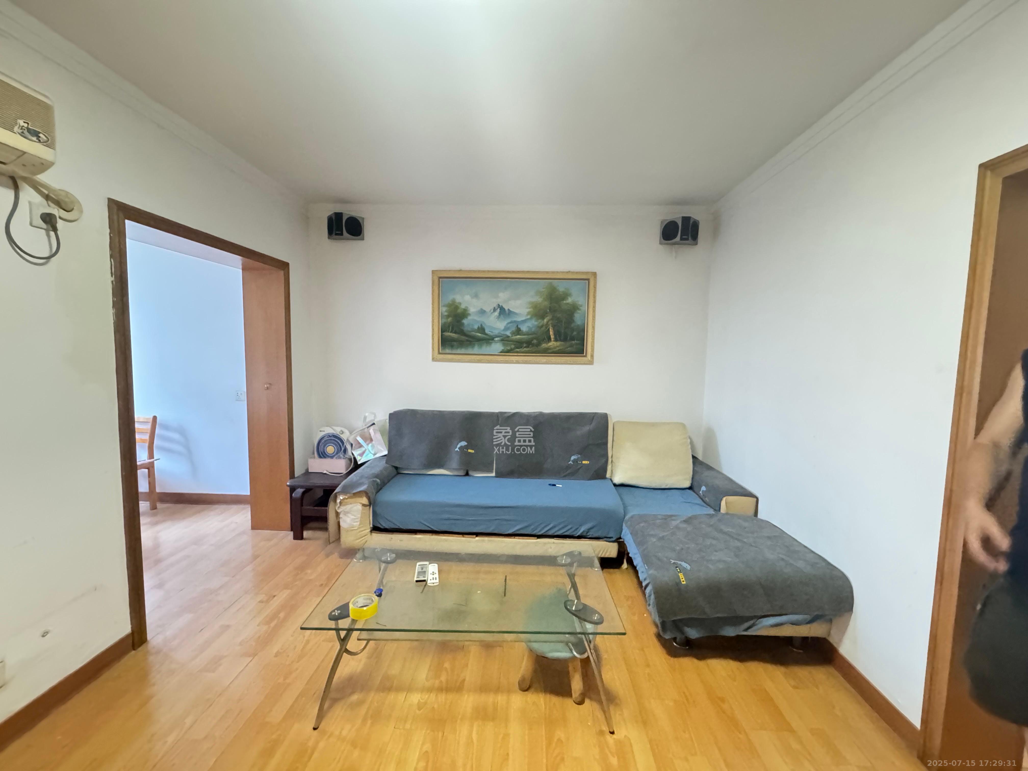 长勘小区  2室1厅1卫   2500.00元/月室内图1