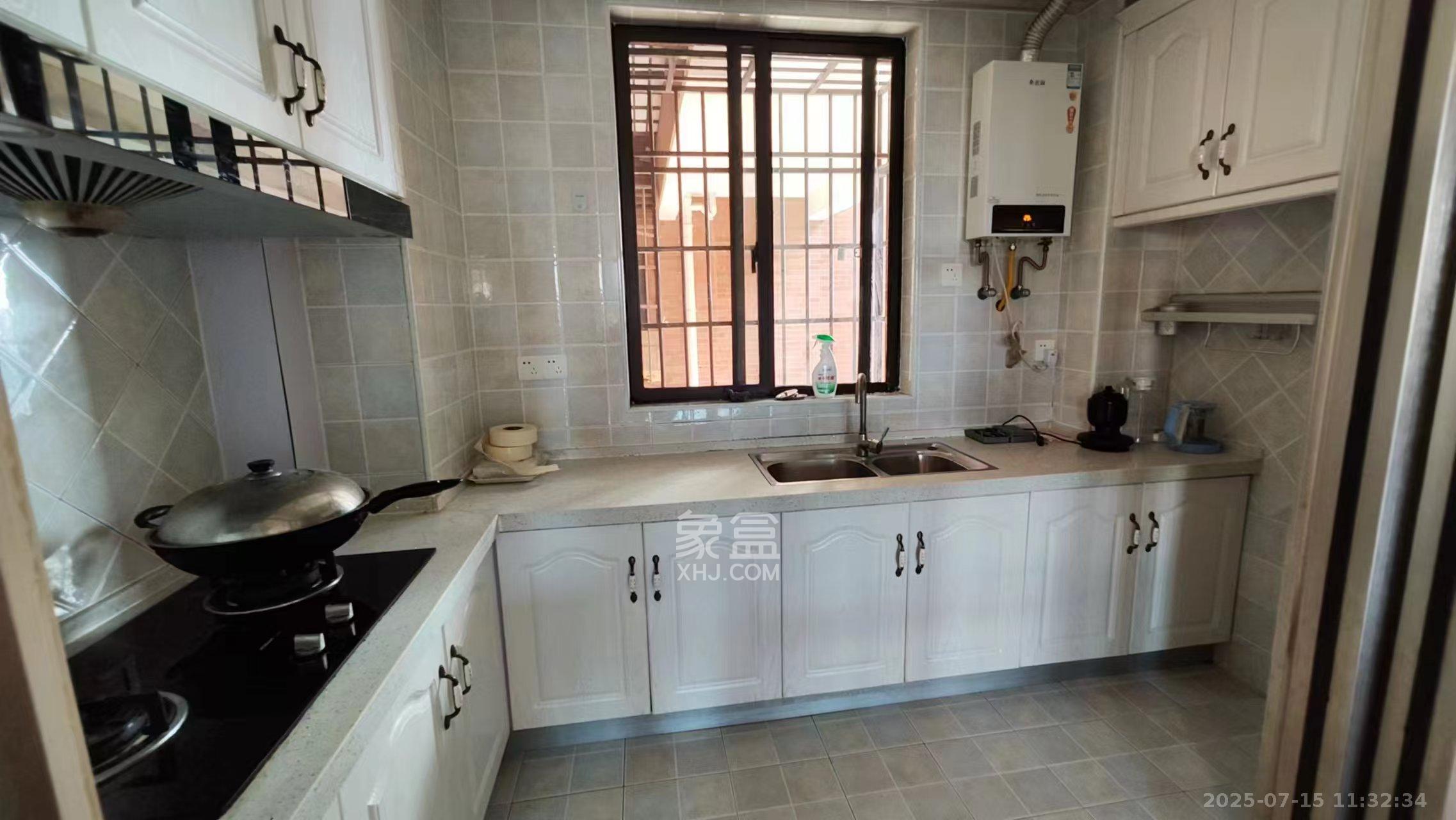 新城国际花都  3室2厅1卫    1500.0元/月 新城国际花都  3室2厅1卫    1500.0元/月室内图