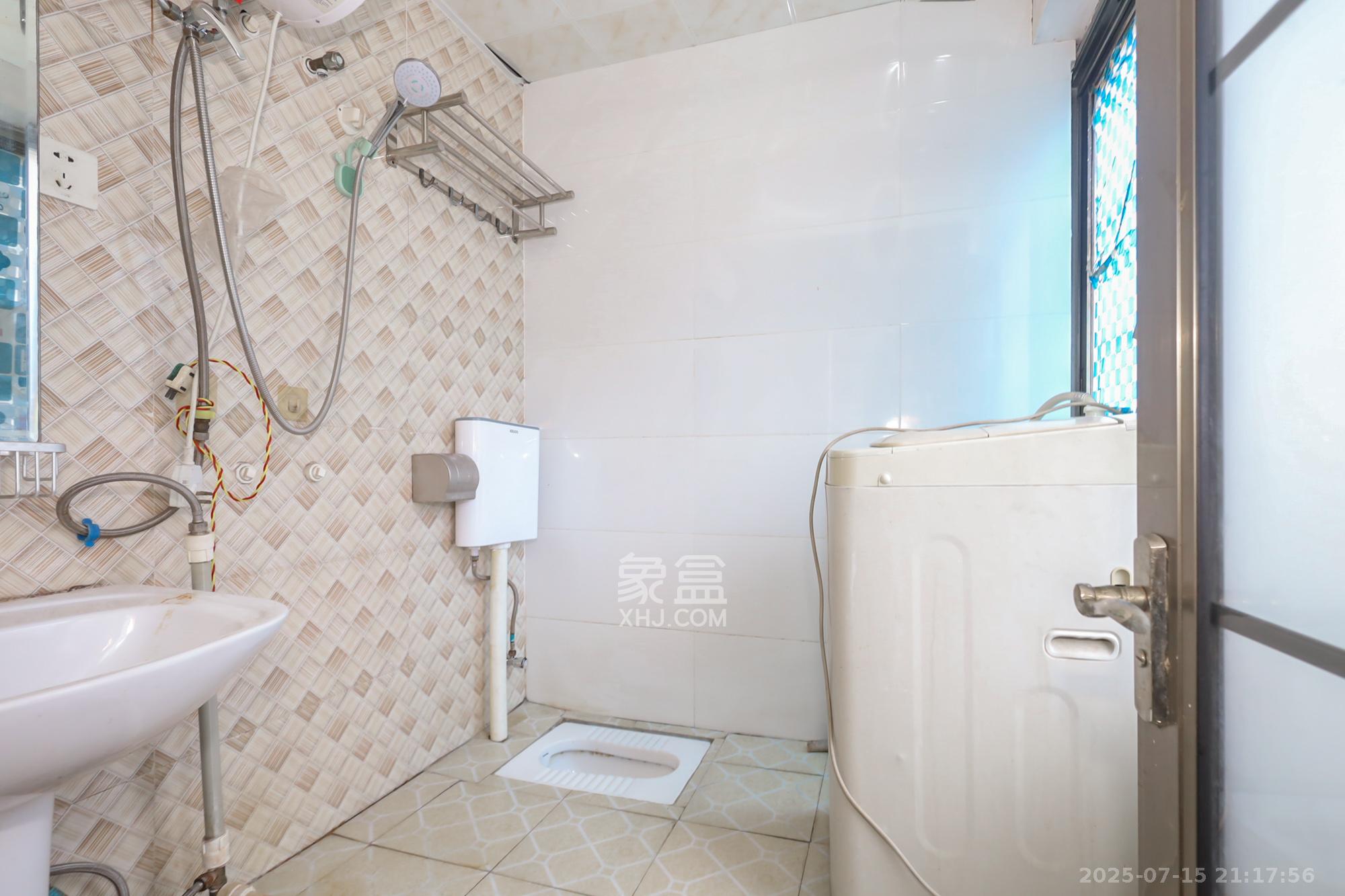 英才园商贸楼 3室1厅2卫 68.0万 英才园商贸楼 3室1厅2卫 68.0万卫生间