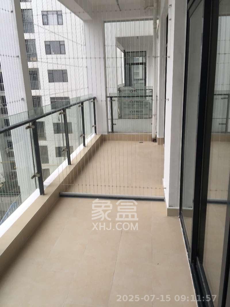 阳光100三期  3室2厅2卫   3000.00元/月室内图
