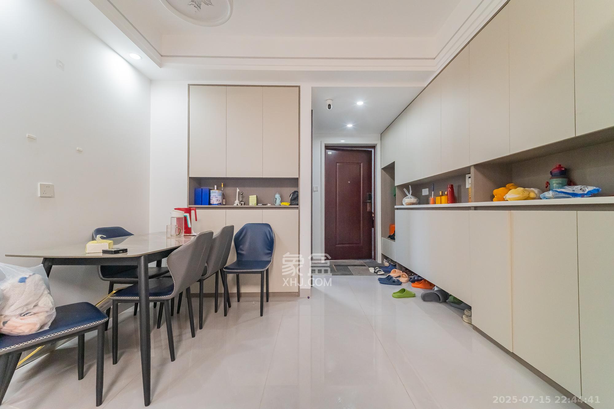 新城悦隽 3室2厅2卫 110.0万 新城悦隽 3室2厅2卫 110.0万客厅