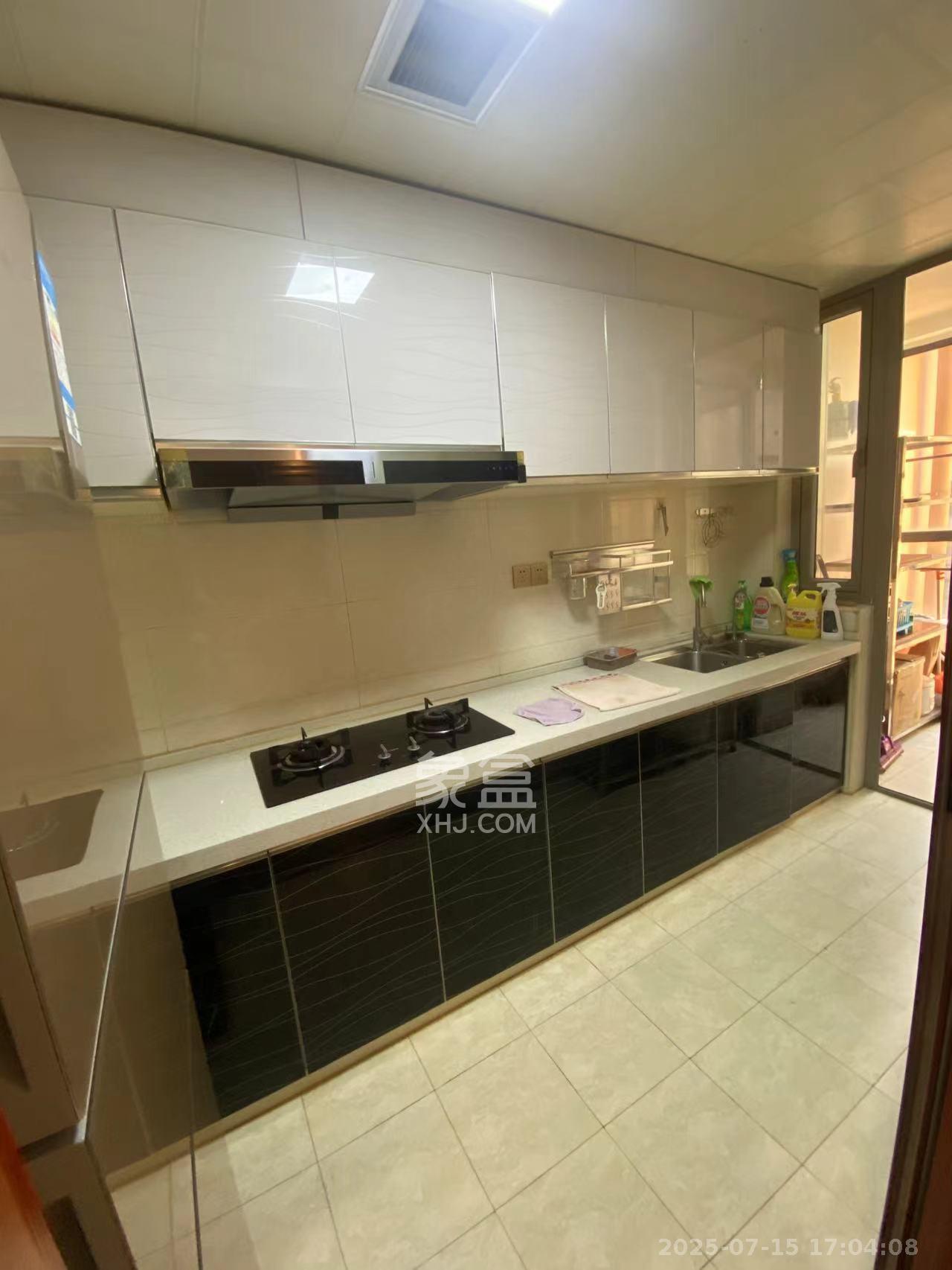 怡海星城 3室2厅2卫 2200.0元/月 怡海星城 3室2厅2卫 2200.0元/月室内图