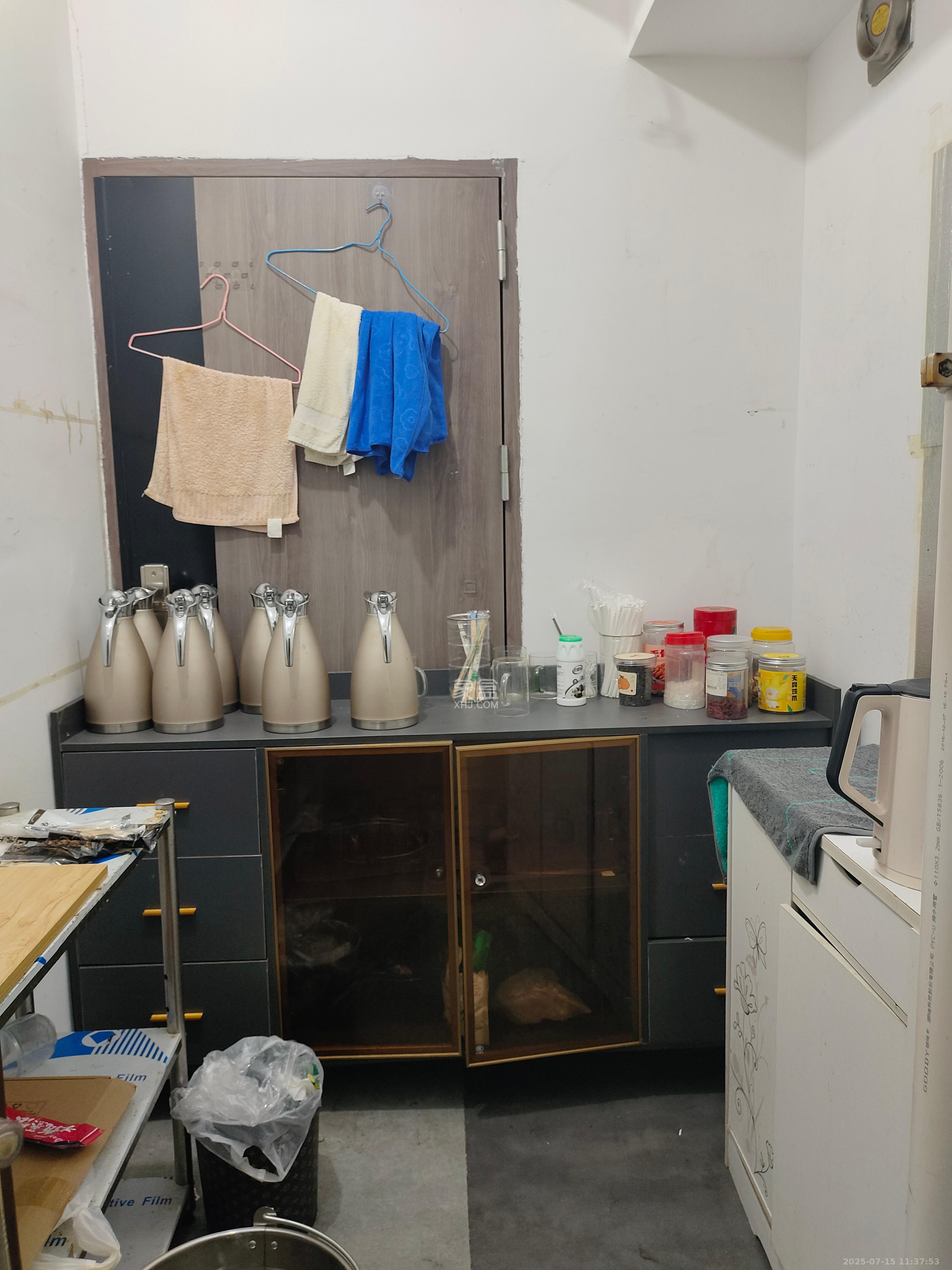 新世界广场 1室1厅1卫 5800.0元/月 新世界广场 1室1厅1卫 5800.0元/月室内图