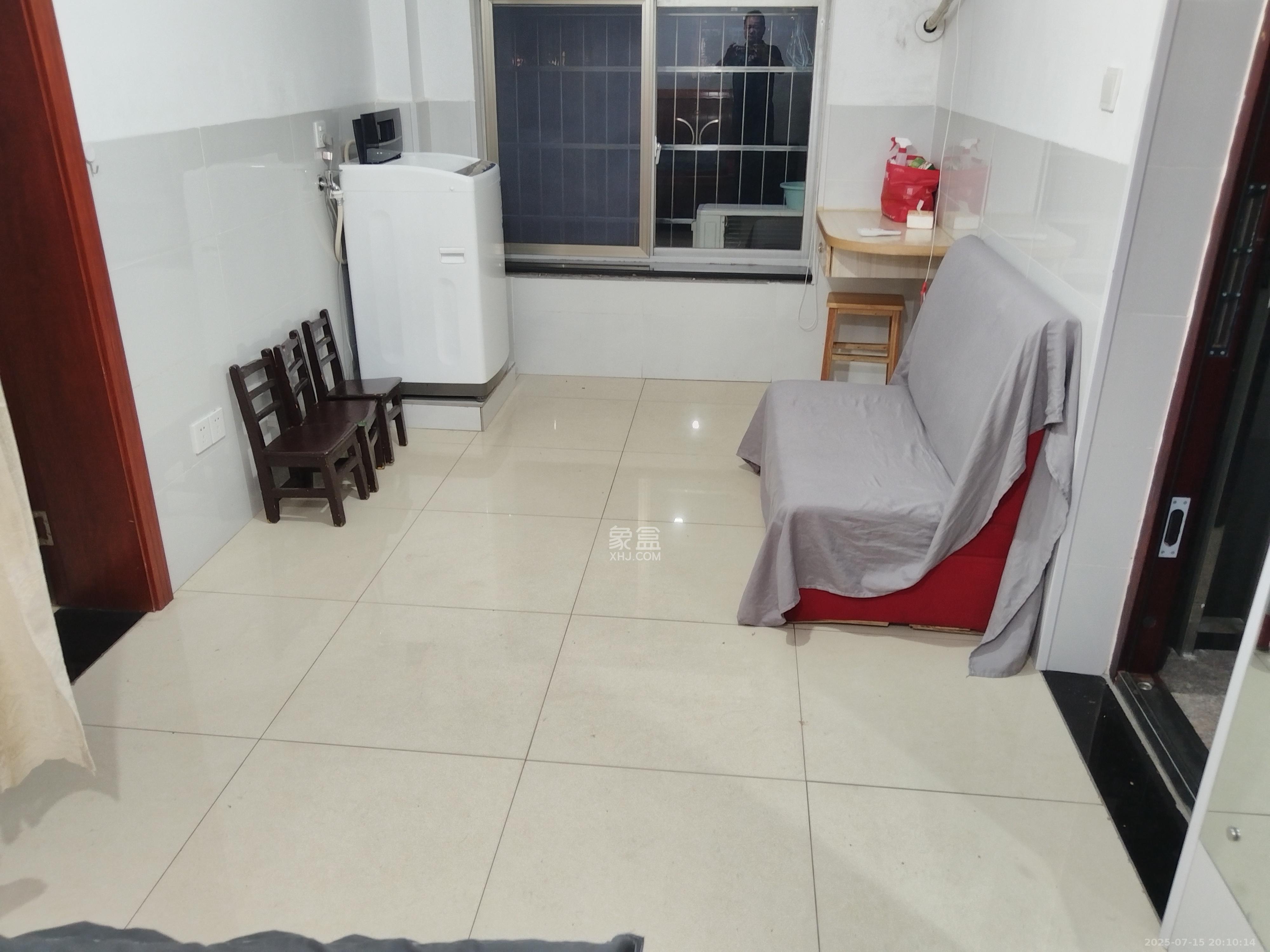 黄泥塘小区  1室1厅1卫    1200.0元/月 黄泥塘小区  1室1厅1卫    1200.0元/月室内图