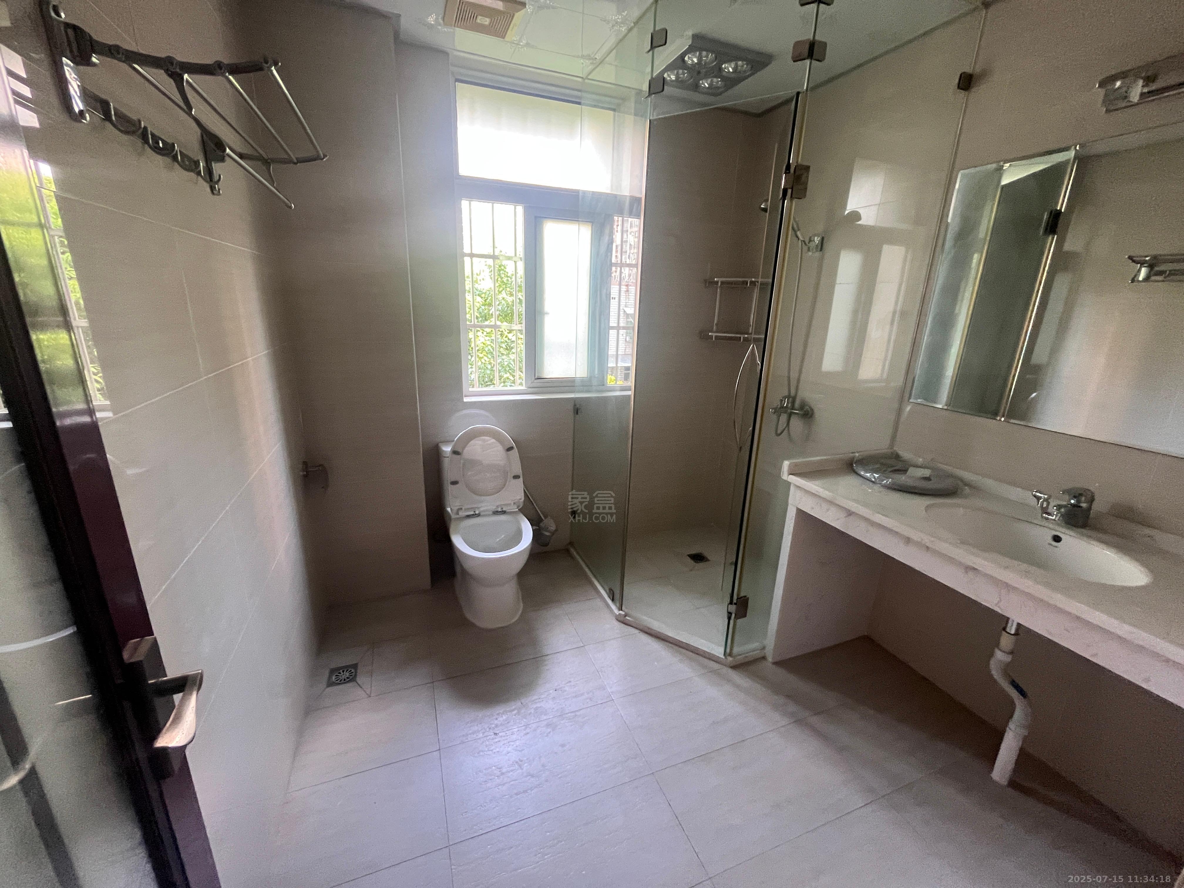 香草园二期春晓  3室2厅1卫    2000.0元/月 香草园二期春晓  3室2厅1卫    2000.0元/月室内图