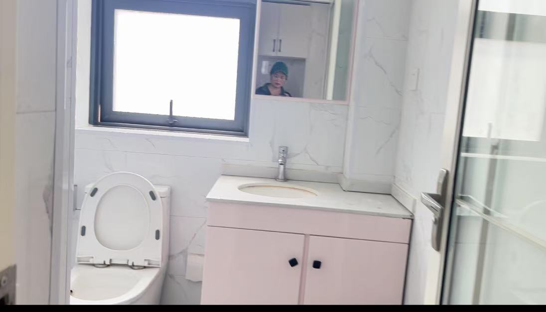 梓湖明珠  1室1厅1卫   1100.00元/月室内图