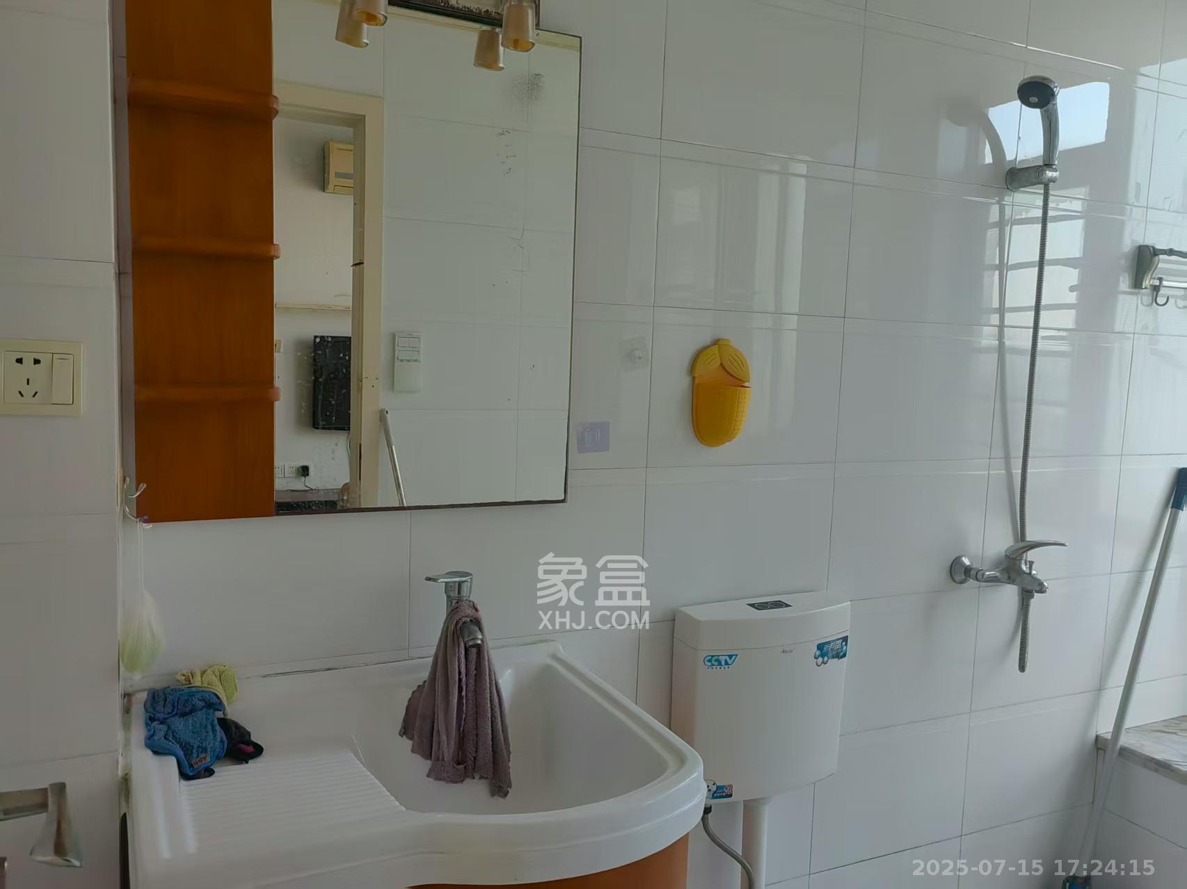 书院观邸 1室1厅1卫 2200.0元/月 书院观邸 1室1厅1卫 2200.0元/月室内图