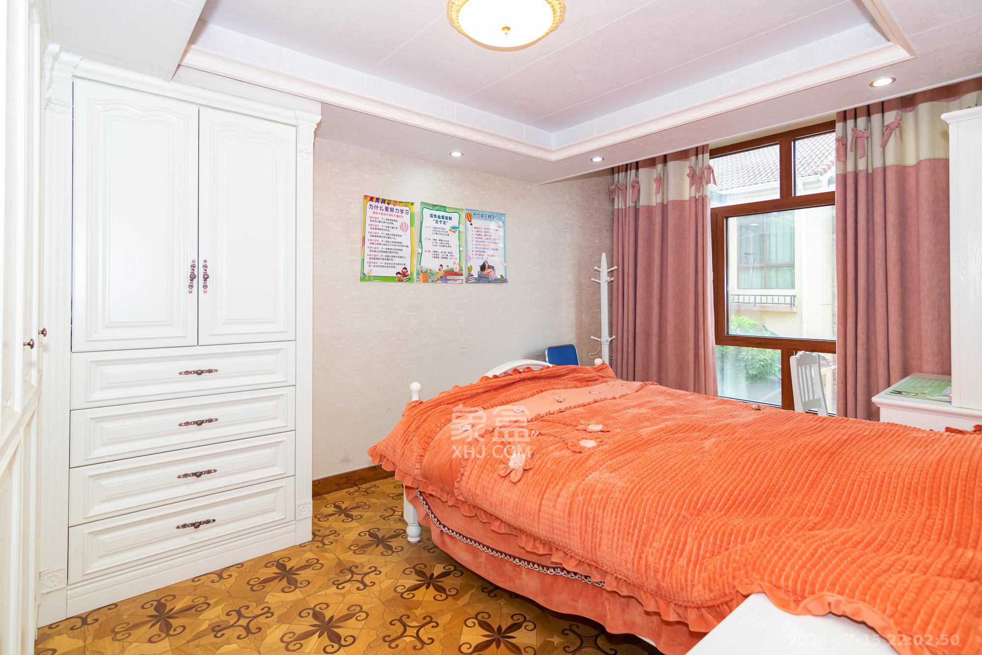 中新森林海 8室2厅3卫 220.0万 中新森林海 8室2厅3卫 220.0万卧室