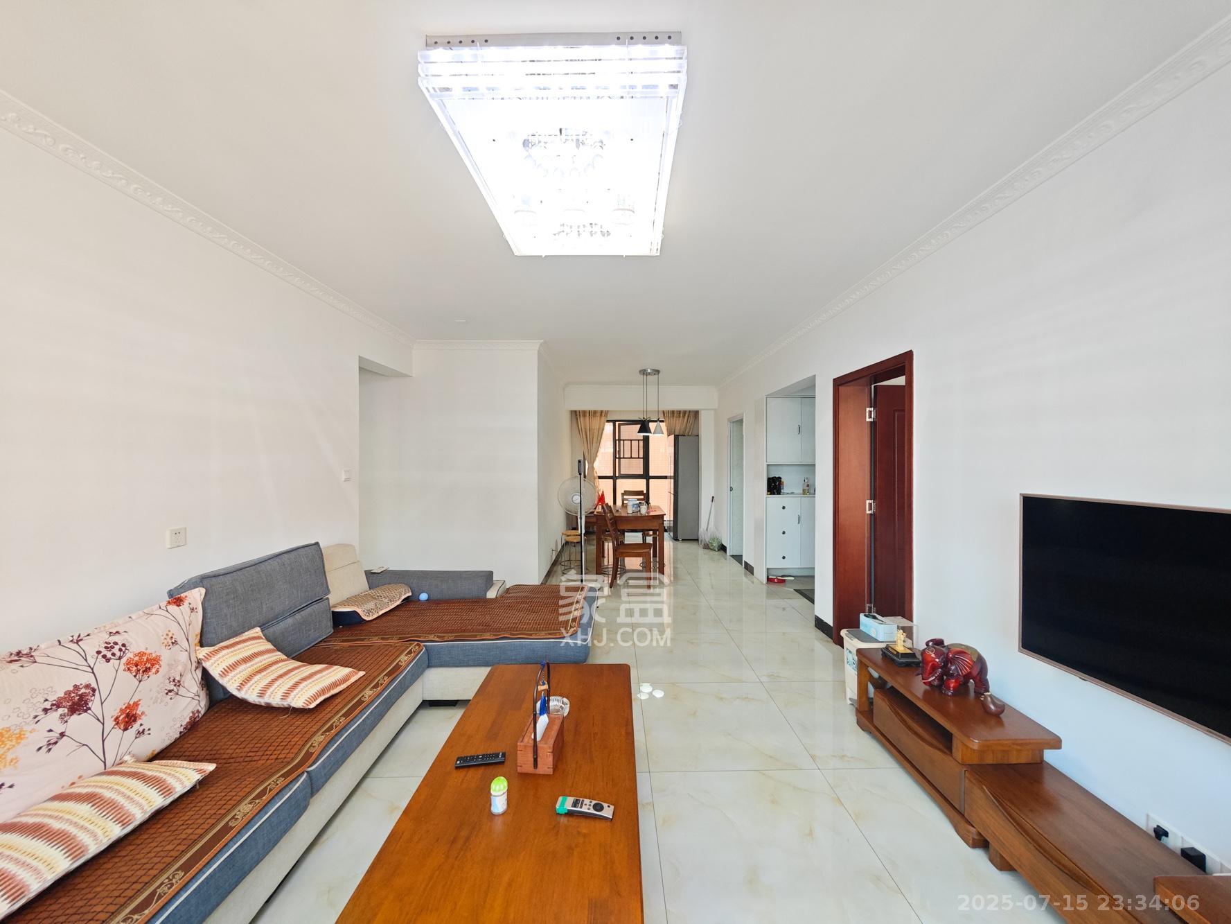 博长山水香颐 4室2厅2卫 96.8万 博长山水香颐 4室2厅2卫 96.8万客厅