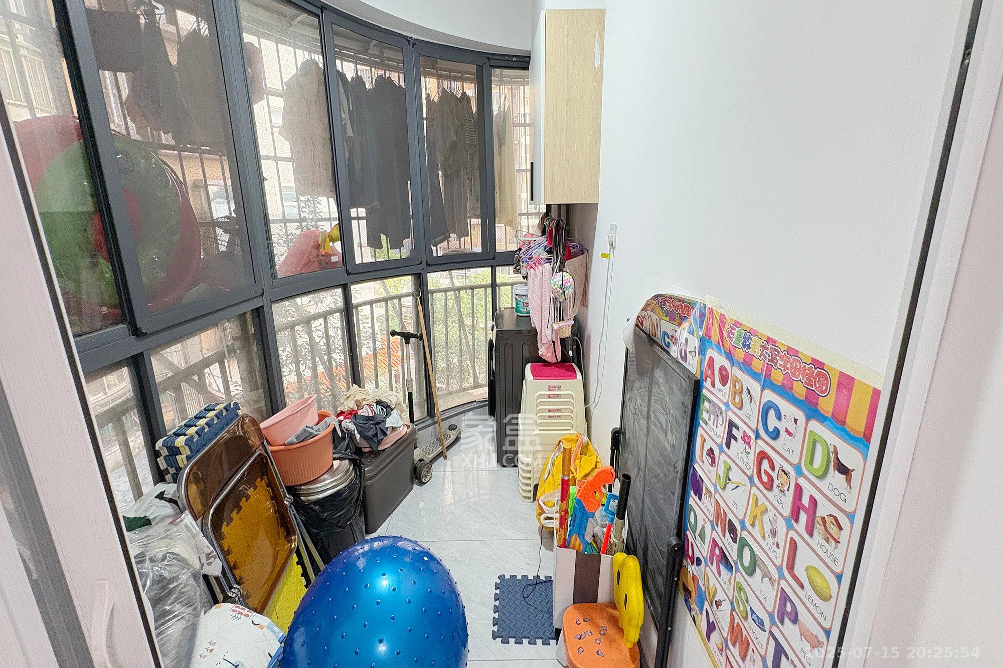 凯通国际城(凯通朝庭) 2室1厅1卫 52.0万 凯通国际城(凯通朝庭) 2室1厅1卫 52.0万阳台