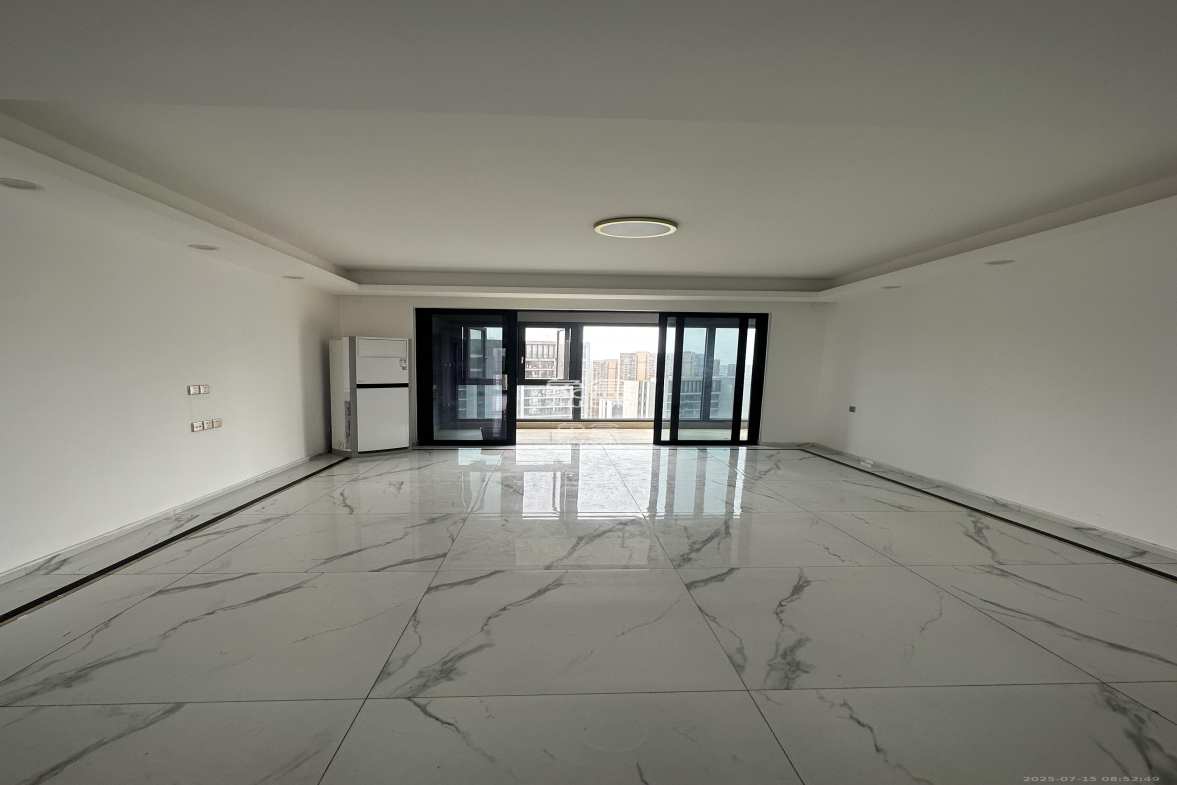 中海阅江府  4室2厅2卫    5000.0元/月 中海阅江府  4室2厅2卫    5000.0元/月室内图