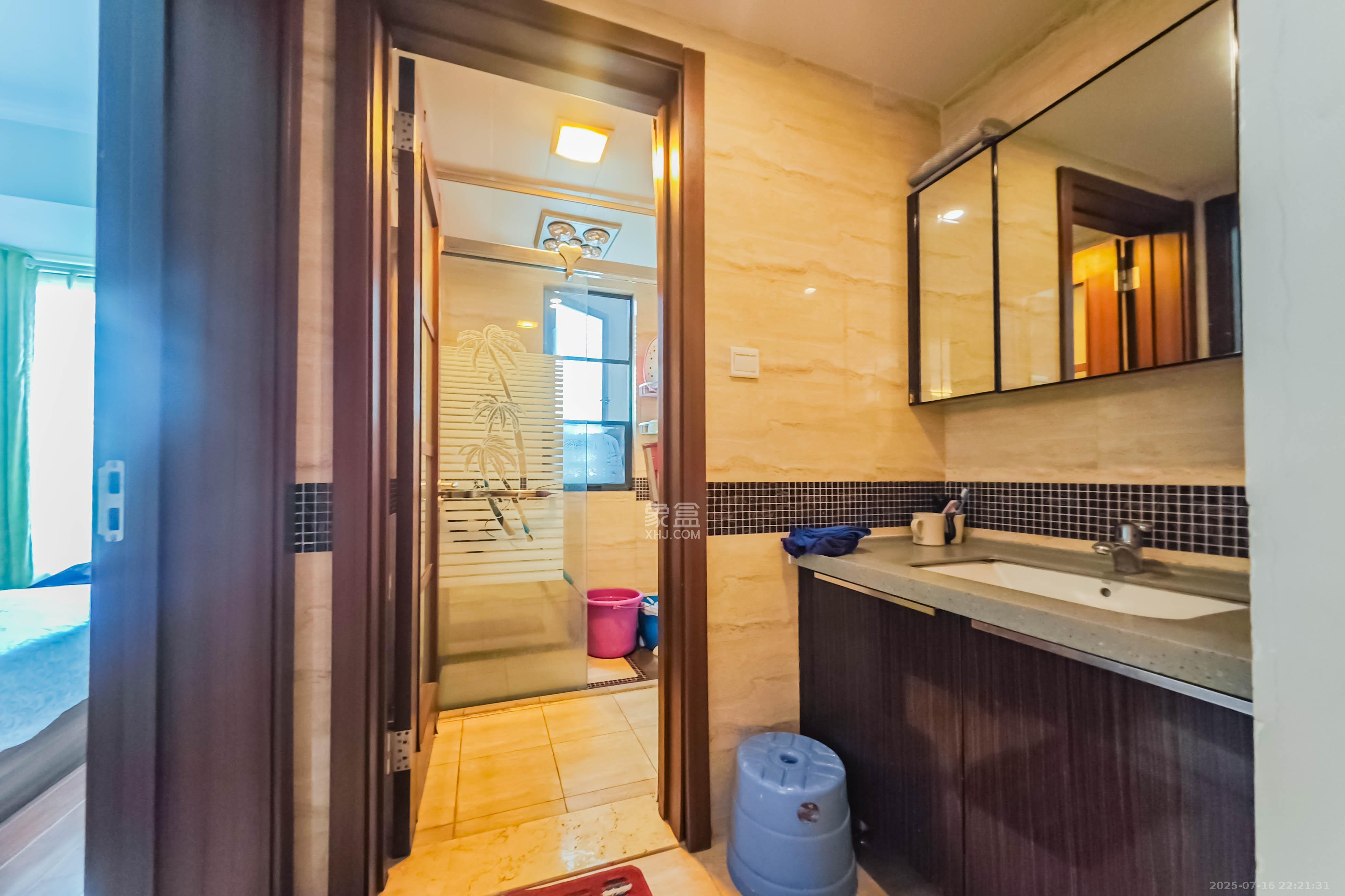 万科金域华府三四期 4室2厅2卫 112.0万 万科金域华府三四期 4室2厅2卫 112.0万卫生间