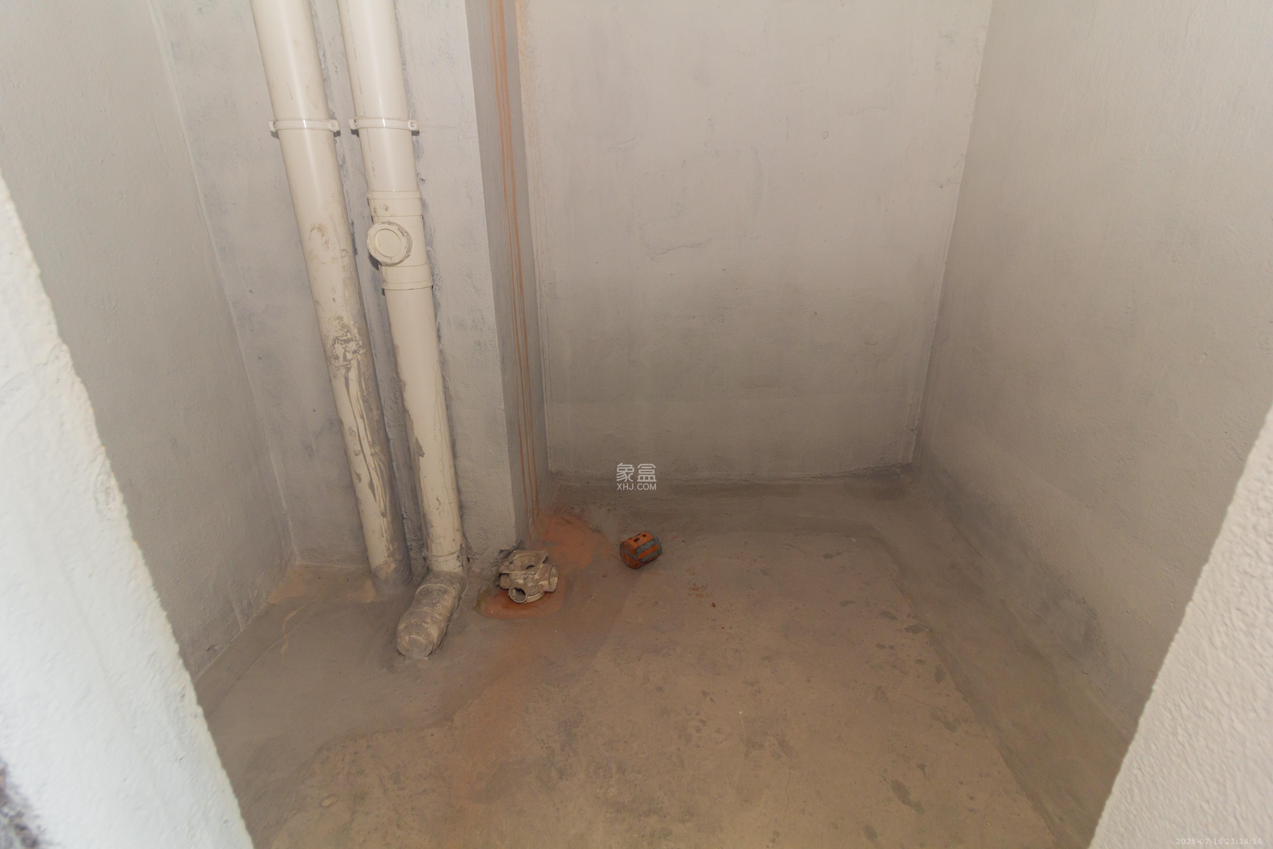 雅居乐新地  2室1厅1卫    16.0万 雅居乐新地  2室1厅1卫    16.0万卫生间