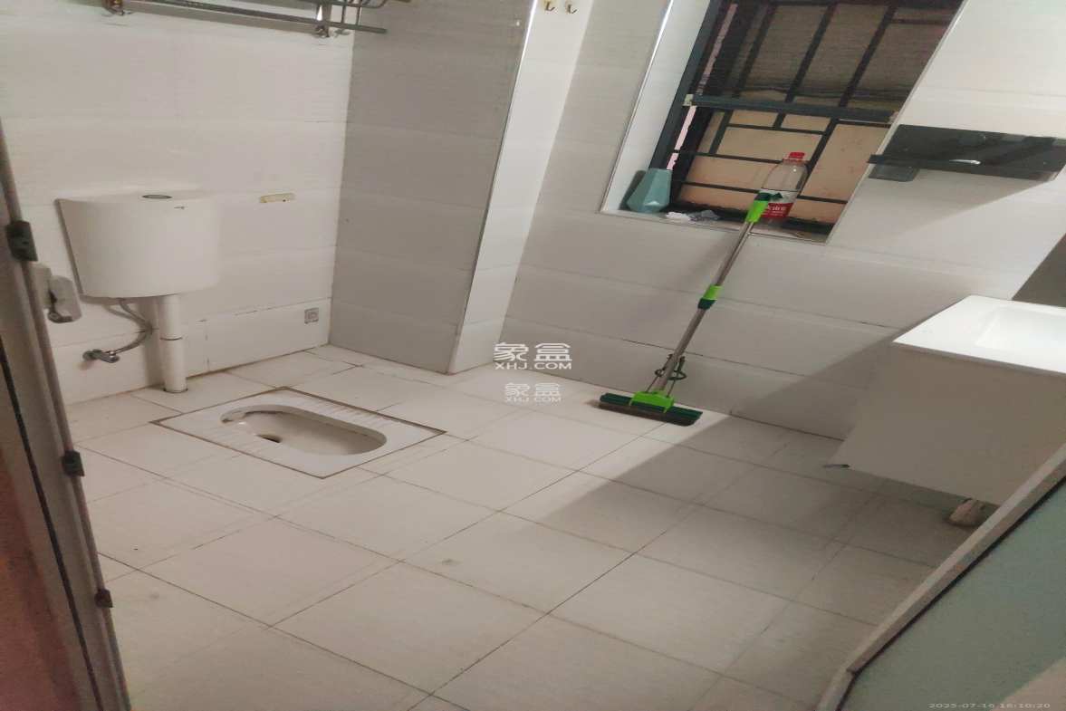 恒基凯旋门一二期  2室1厅1卫    1700.0元/月 恒基凯旋门一二期  2室1厅1卫    1700.0元/月室内图