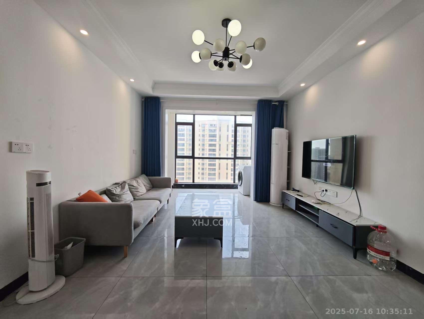 阳光城尚东湾蓝莓苑  4室2厅2卫    2800.0元/月室内图