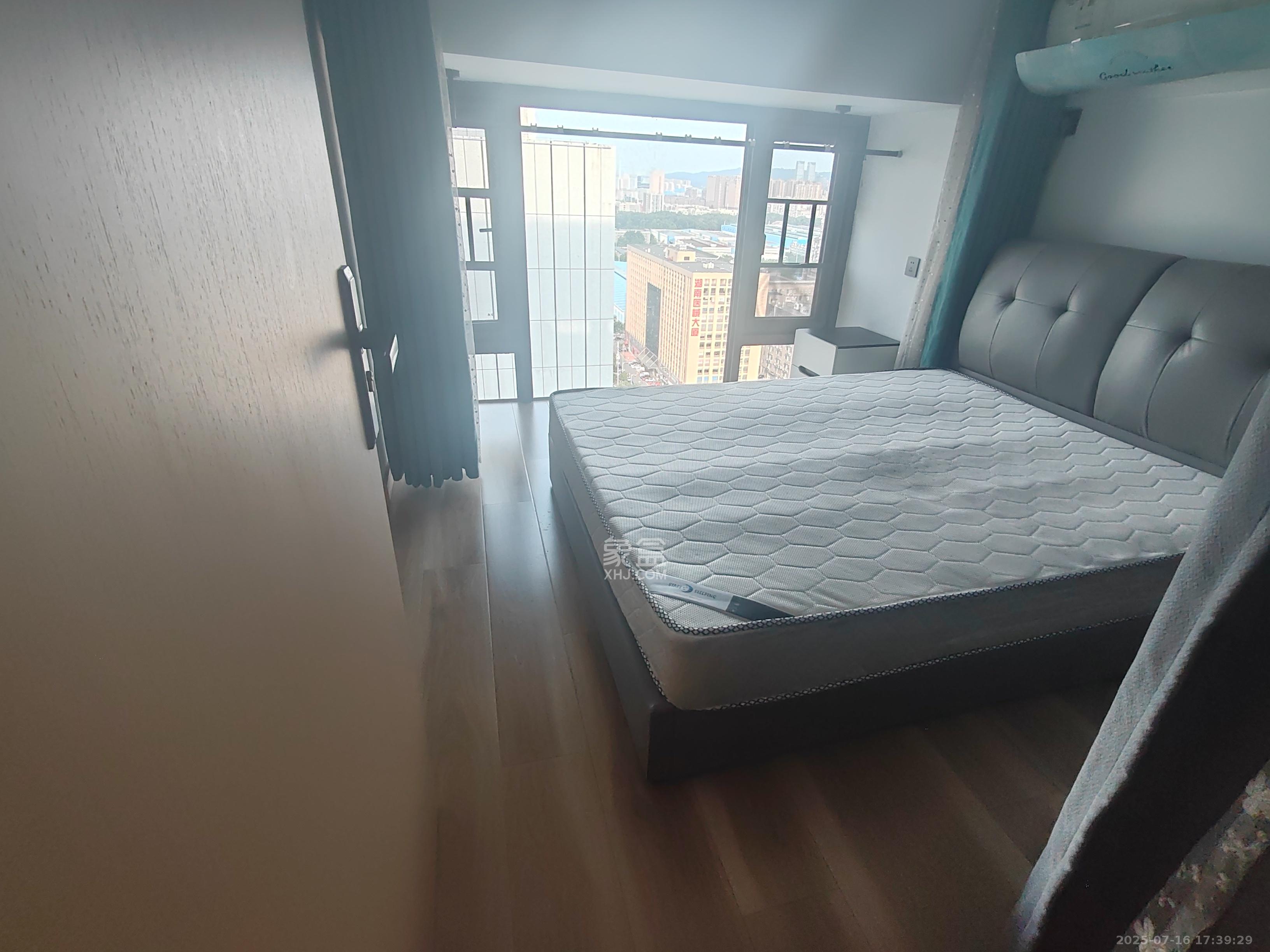 龙湖湘江星座(祺鑫星座公寓) 2室2厅2卫 2100.0元/月 龙湖湘江星座(祺鑫星座公寓) 2室2厅2卫 2100.0元/月室内图