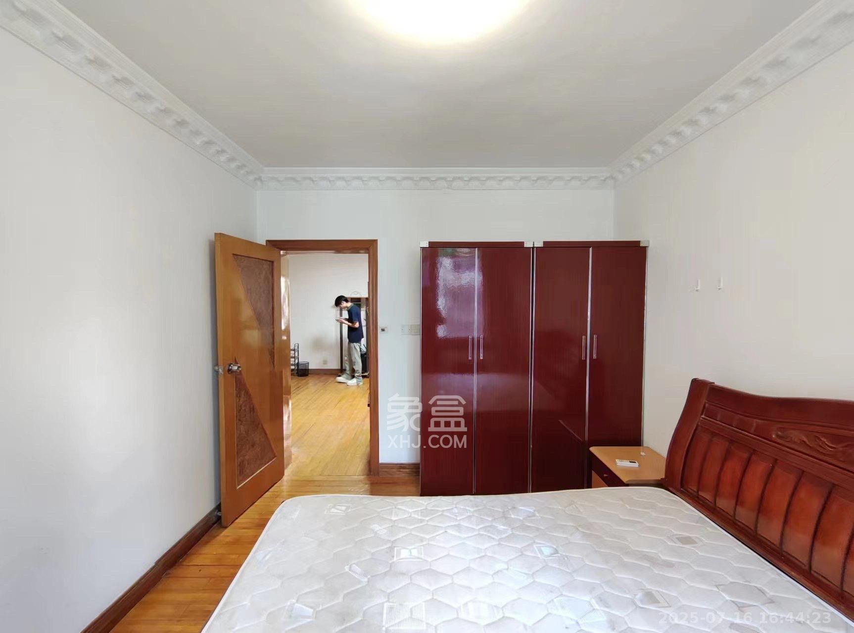 中意花苑  2室2厅1卫    1600.0元/月 中意花苑  2室2厅1卫    1600.0元/月室内图1