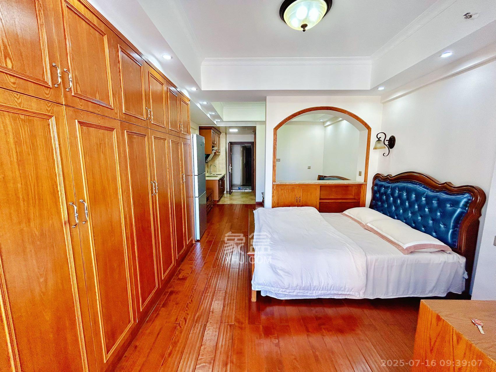 北辰三角洲E4区  1室1厅1卫    2500.0元/月室内图