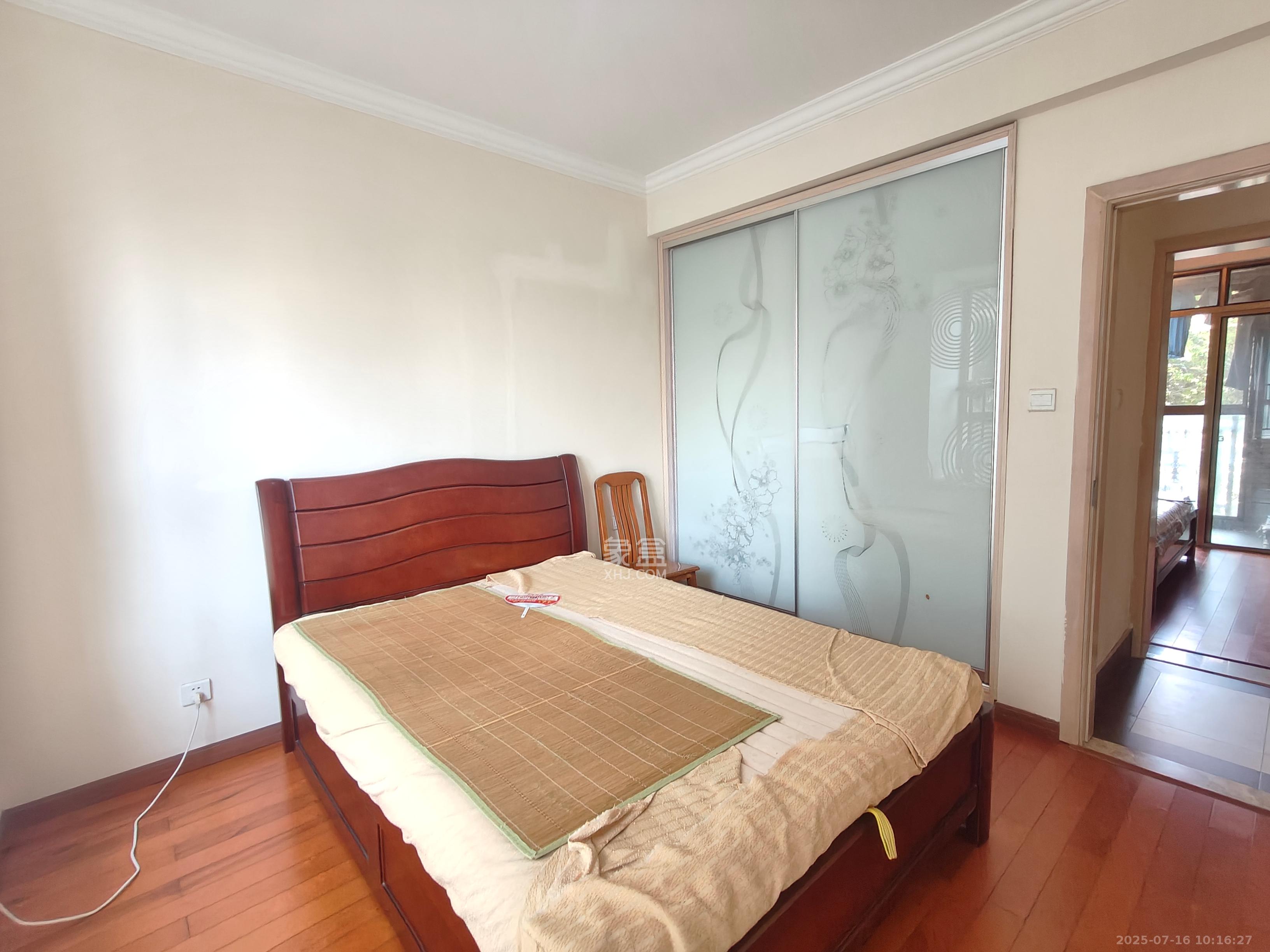 江山帝景雅典  3室2厅1卫    1600.0元/月 江山帝景雅典  3室2厅1卫    1600.0元/月