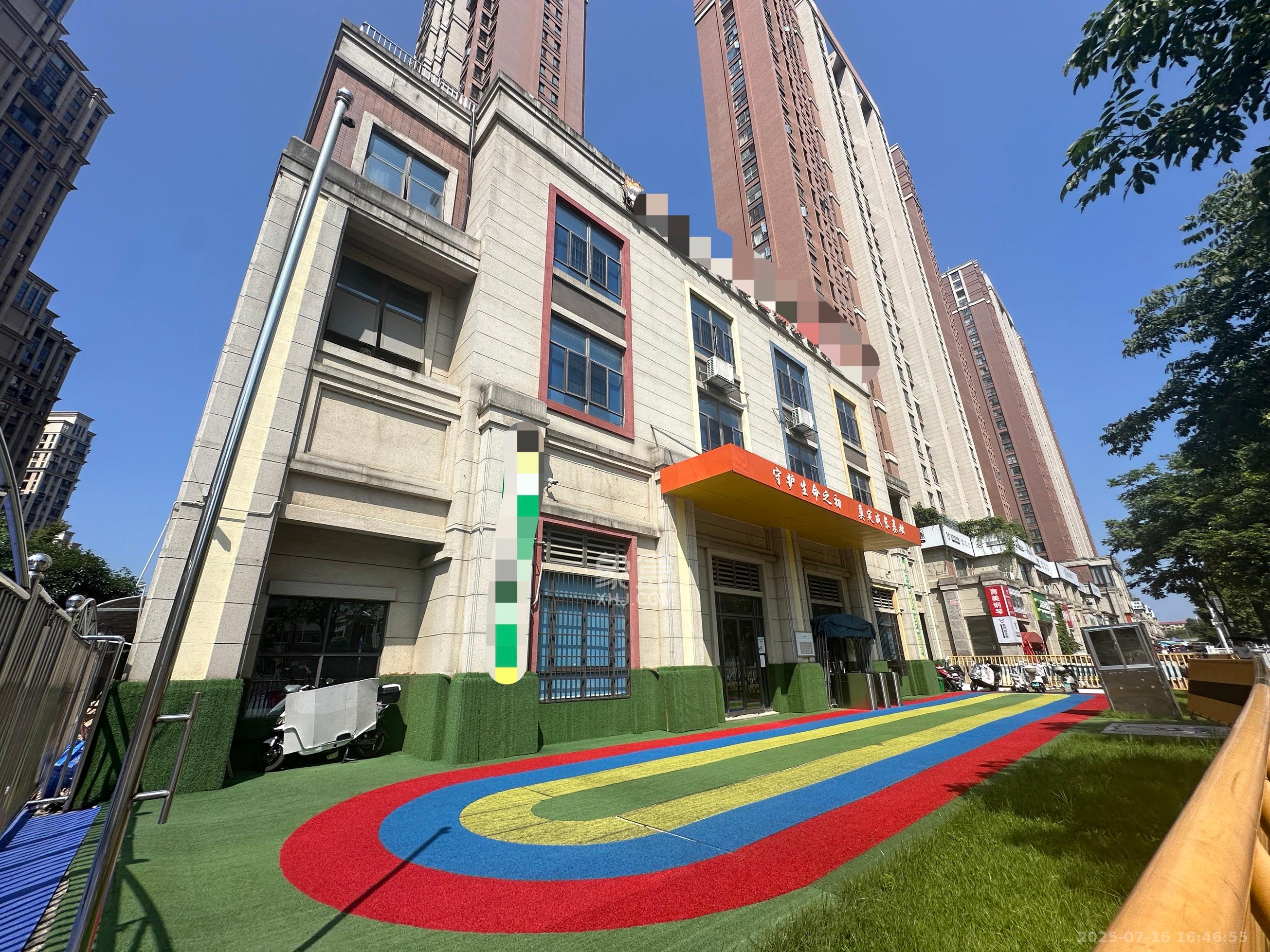 绿地海外滩一期   71.84㎡      42000.0元/月室内图