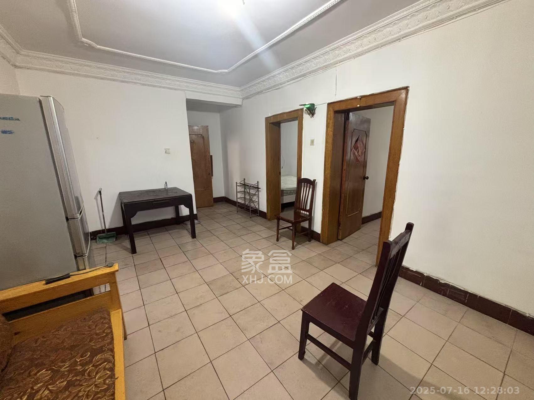 南湖公寓(万顺公寓) 1室1厅1卫 1300.0元/月 南湖公寓(万顺公寓) 1室1厅1卫 1300.0元/月室内图