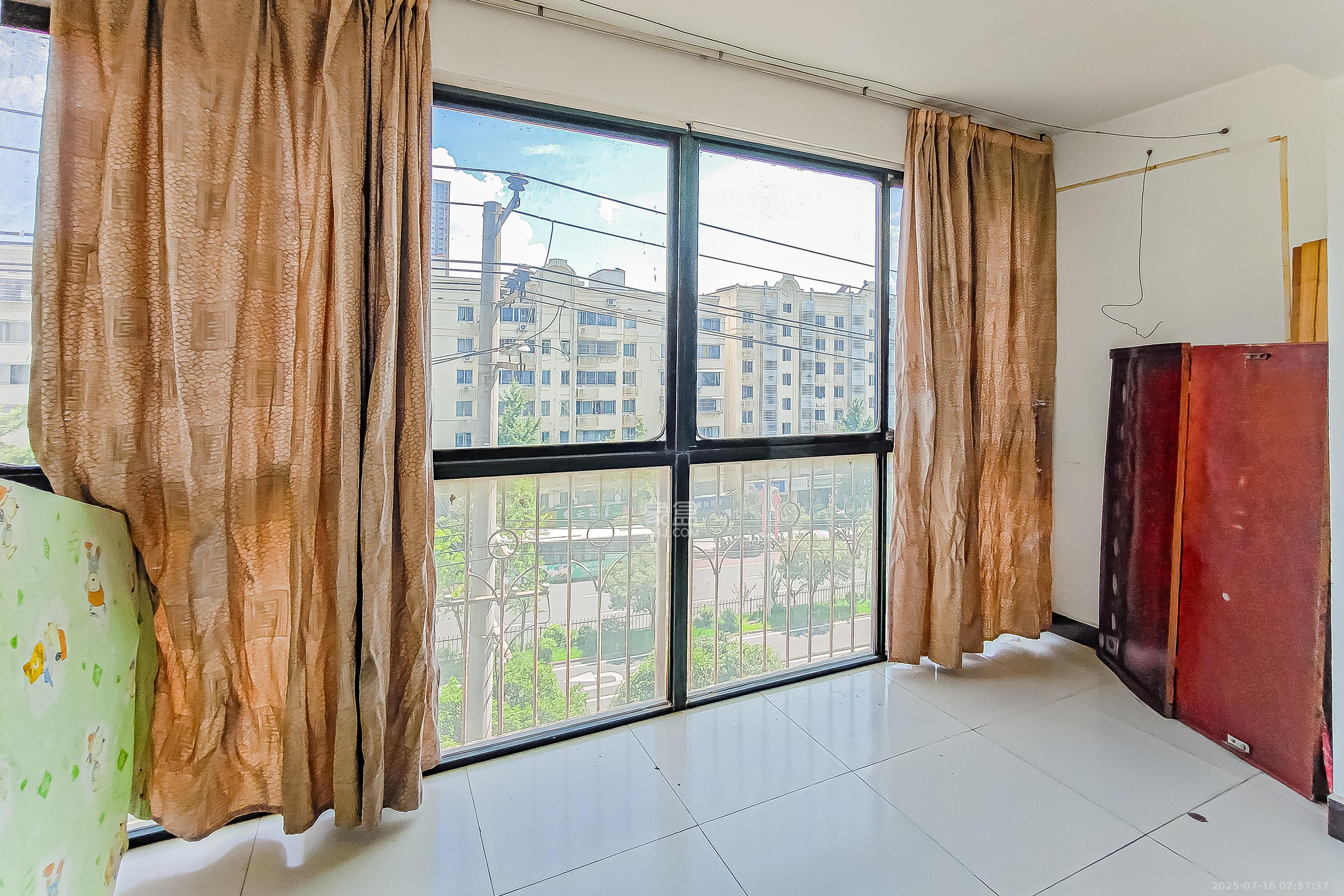 永宏佳园 3室1厅1卫 80.8万 永宏佳园 3室1厅1卫 80.8万阳台