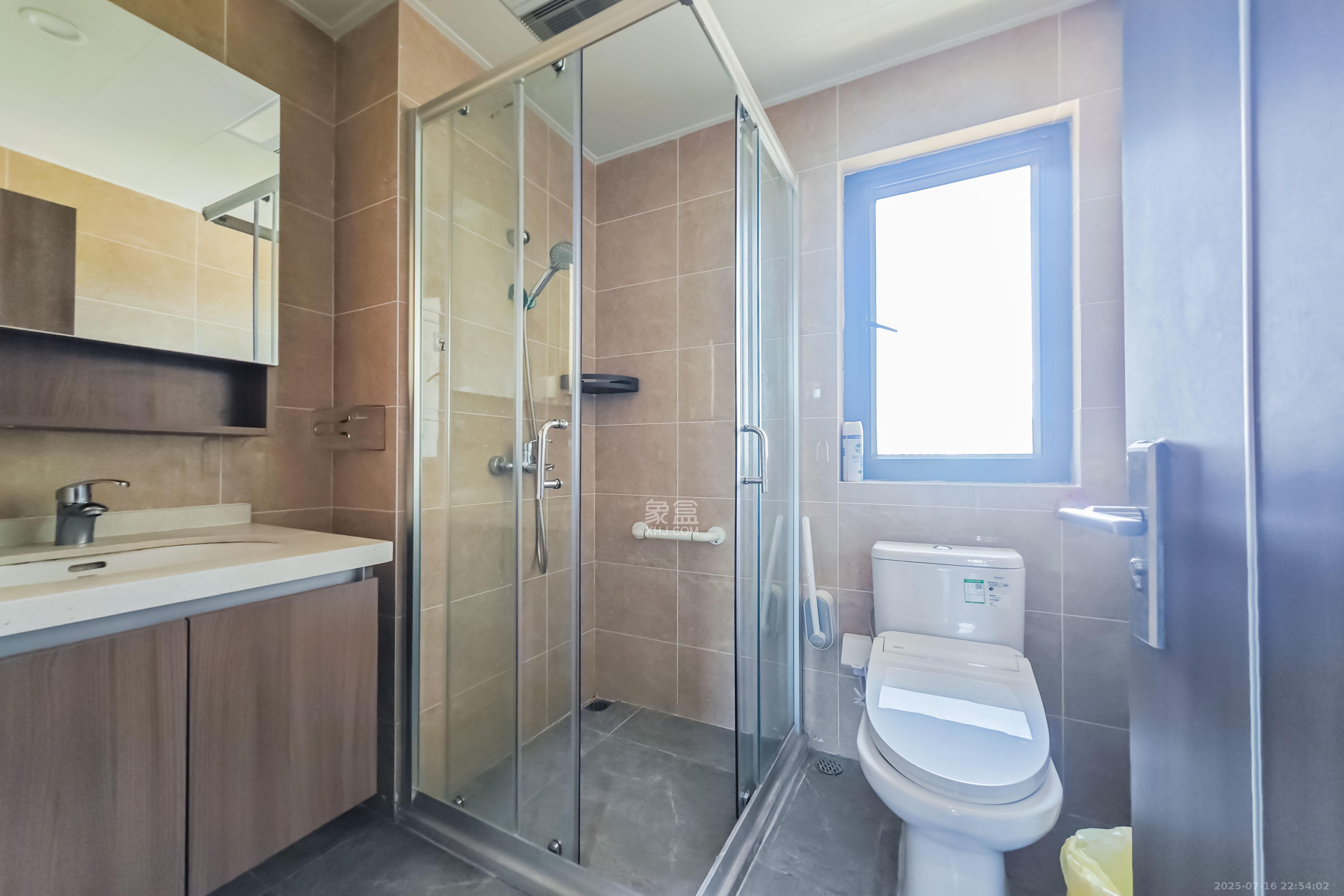 保利茉莉公馆 4室2厅2卫 158.0万 保利茉莉公馆 4室2厅2卫 158.0万卫生间