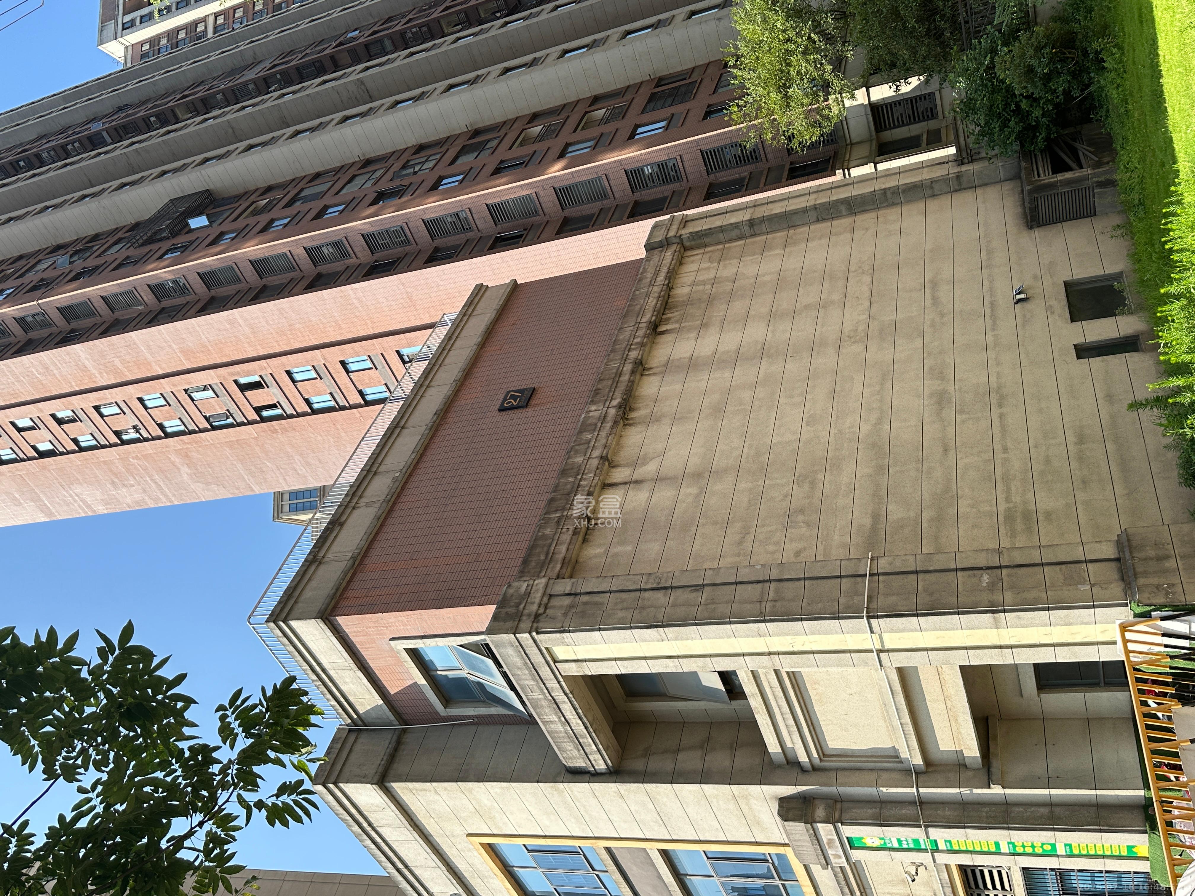 绿地海外滩一期   204.9㎡      42000.0元/月室内图