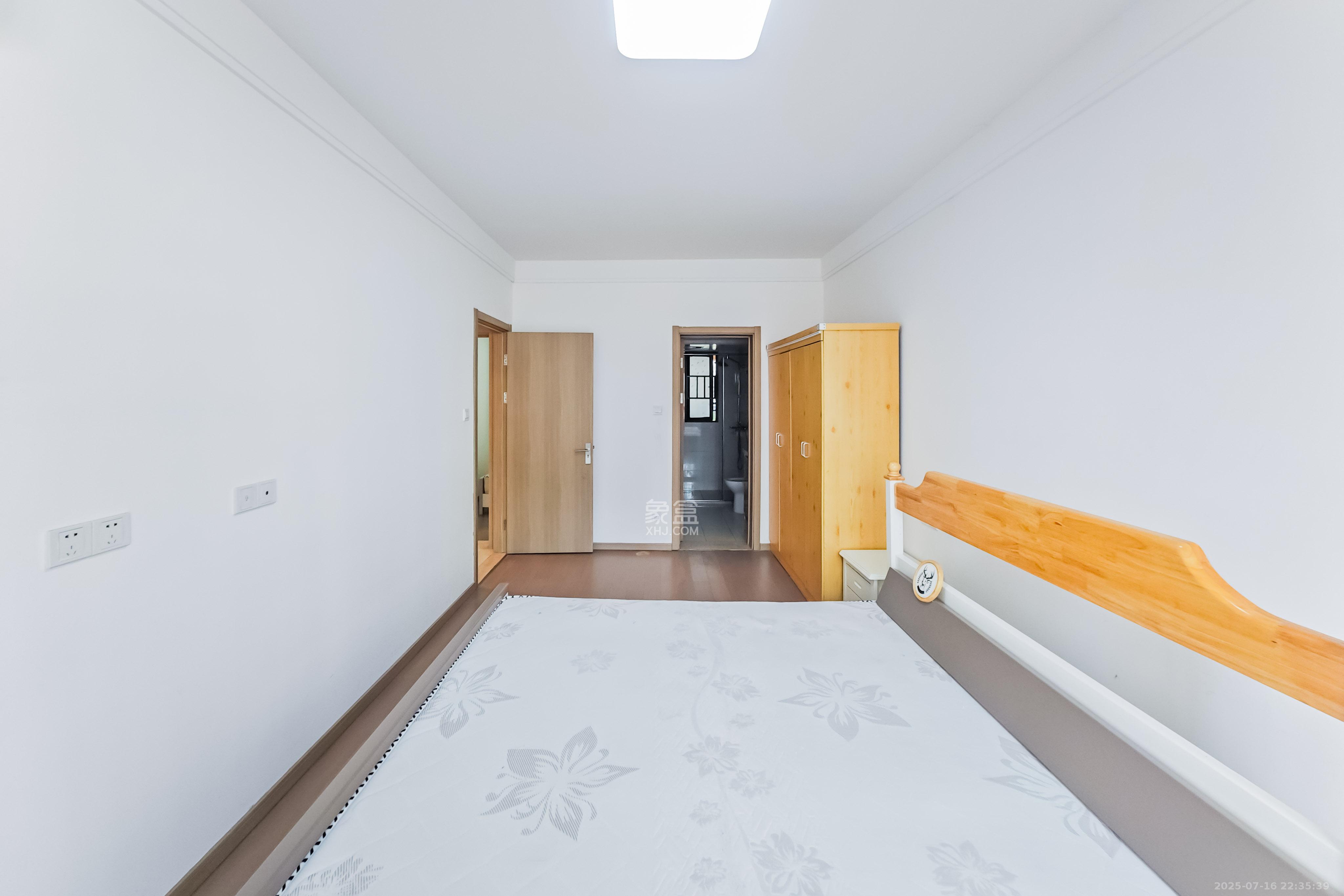 长沙高铁吾悦广场  3室2厅2卫    101.0万 长沙高铁吾悦广场  3室2厅2卫    101.0万卧室