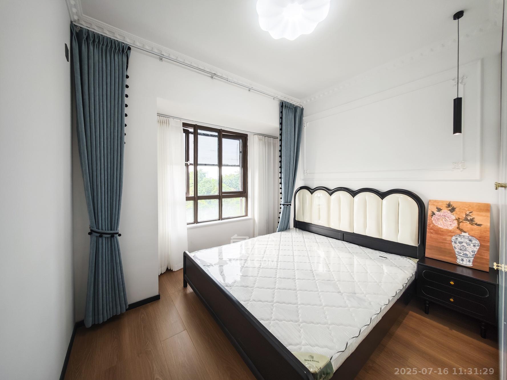 卓越青竹湖  4室2厅3卫    72.8万 卓越青竹湖  4室2厅3卫    72.8万卧室