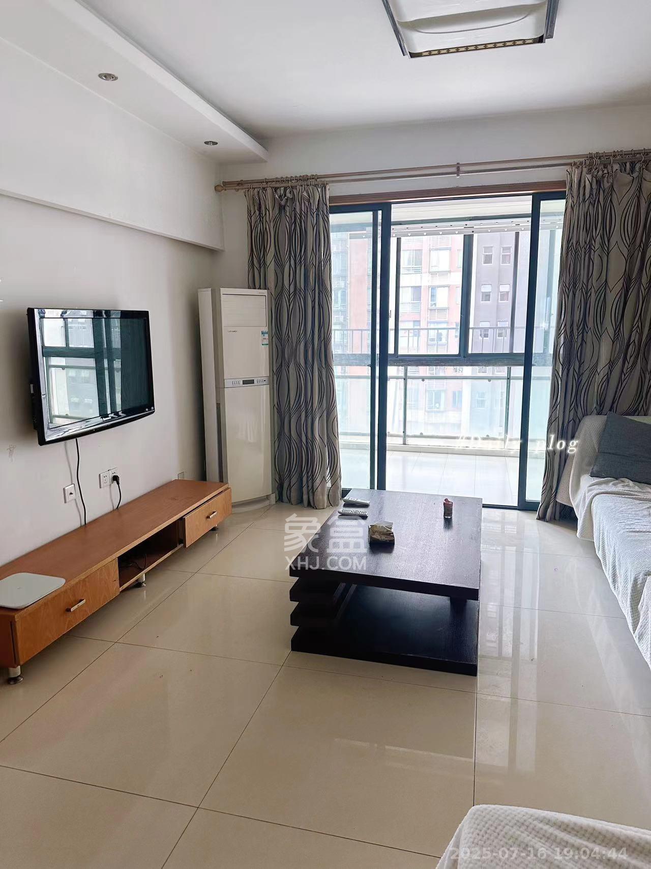 湘江北尚  3室1厅1卫    2400.0元/月 湘江北尚  3室1厅1卫    2400.0元/月室内图1