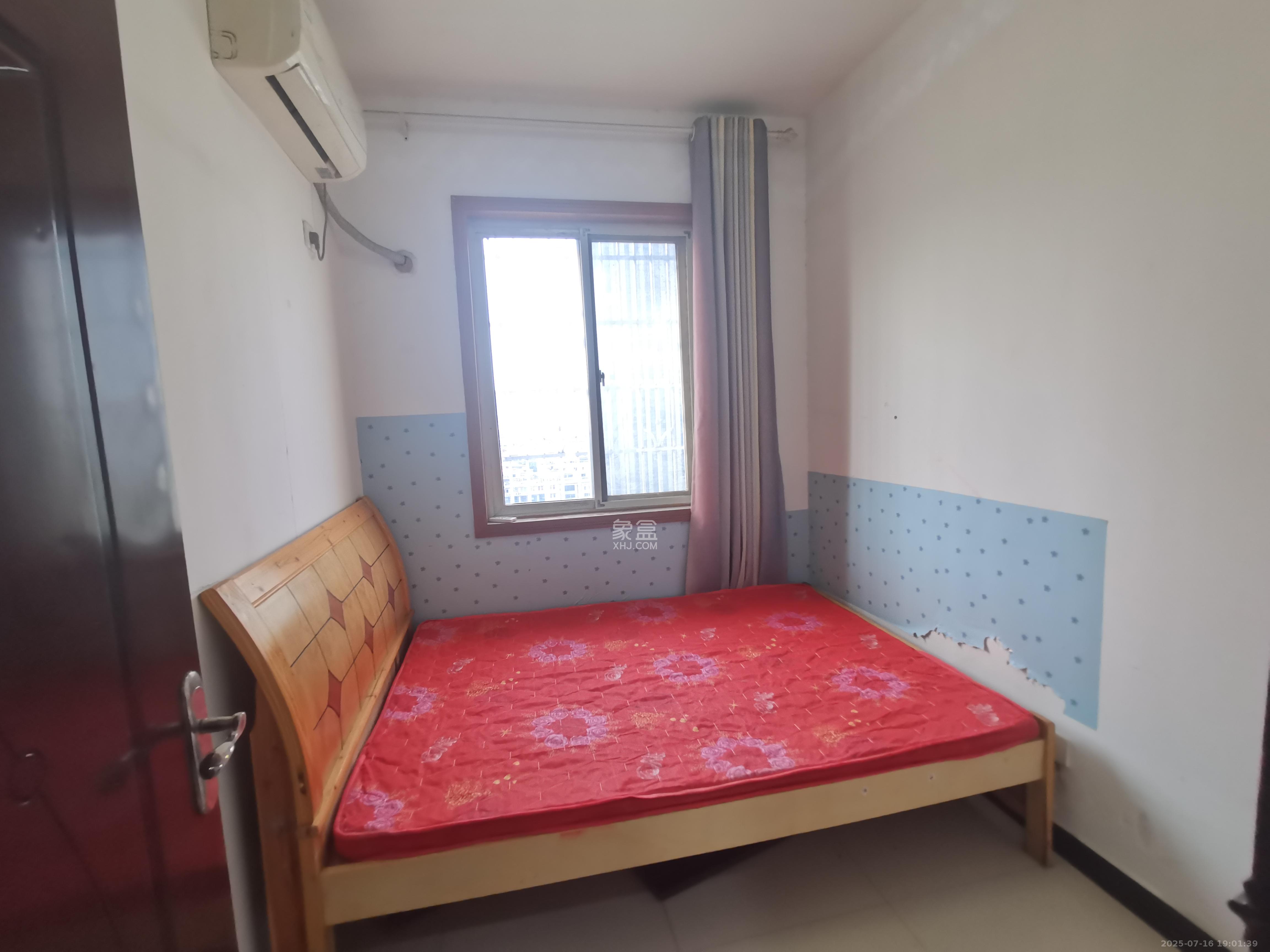 一品东庭  3室2厅1卫    2500.0元/月 一品东庭  3室2厅1卫    2500.0元/月室内图