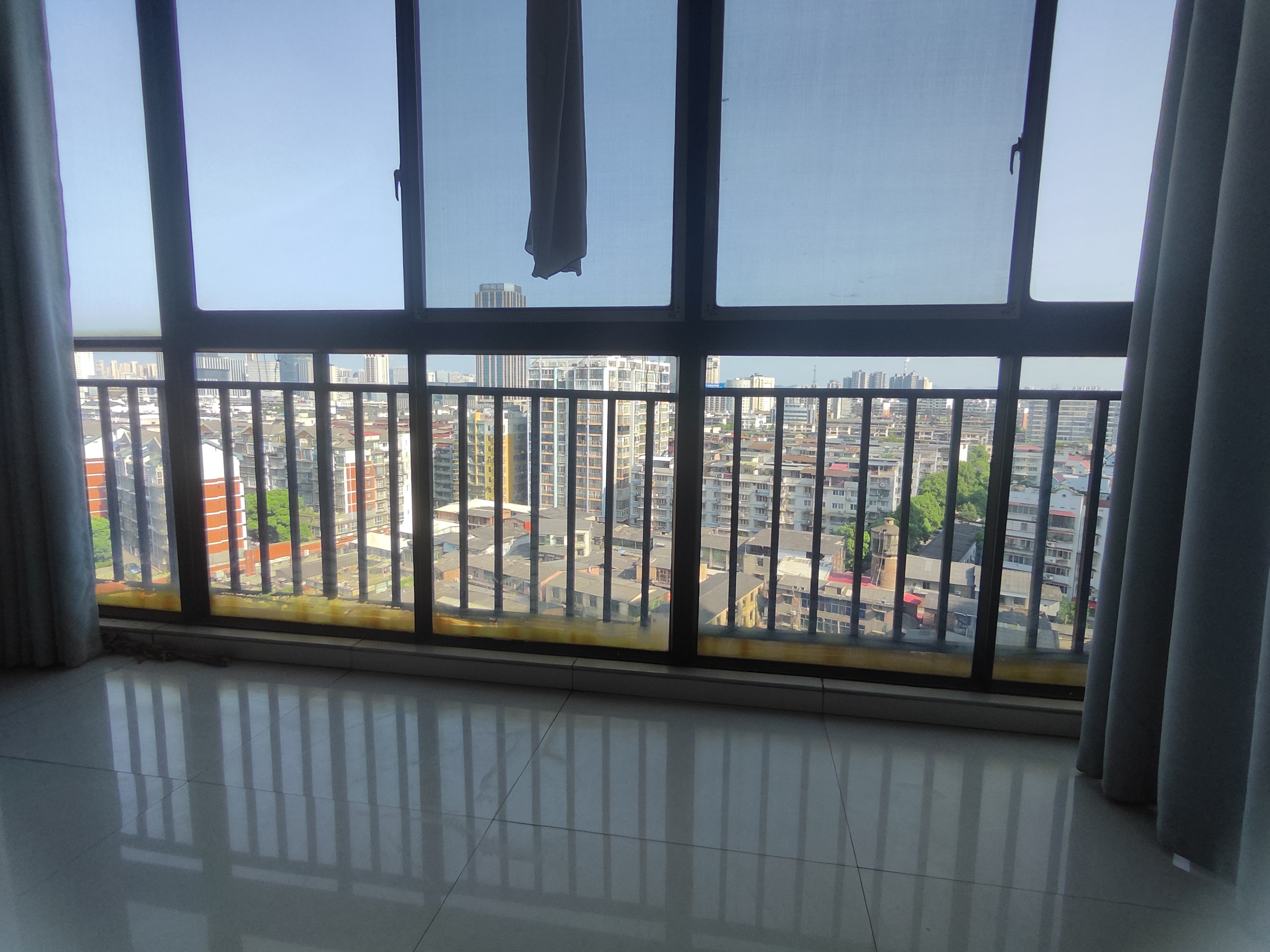 水岸春天  4室2厅2卫    71.8万 水岸春天  4室2厅2卫    71.8万室内图