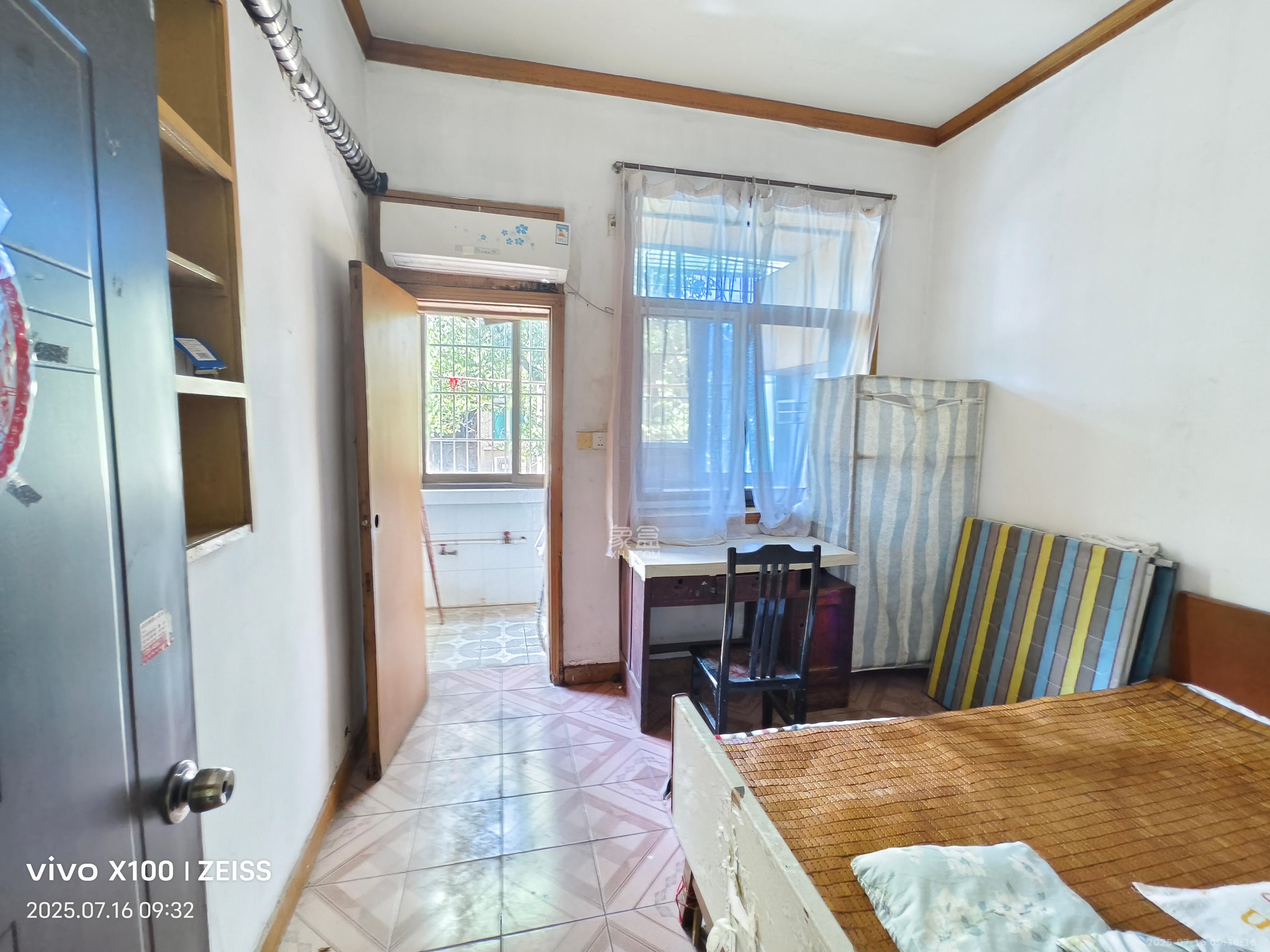 湘农桥社区 3室1厅1卫 1500.0元/月 湘农桥社区 3室1厅1卫 1500.0元/月室内图