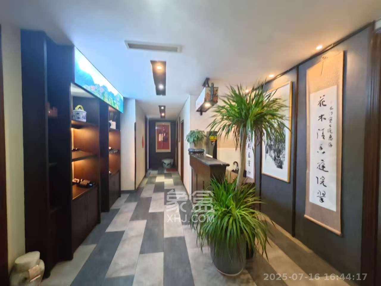 中海梅溪湖壹号  4室2厅2卫   5500.00元/月室内图