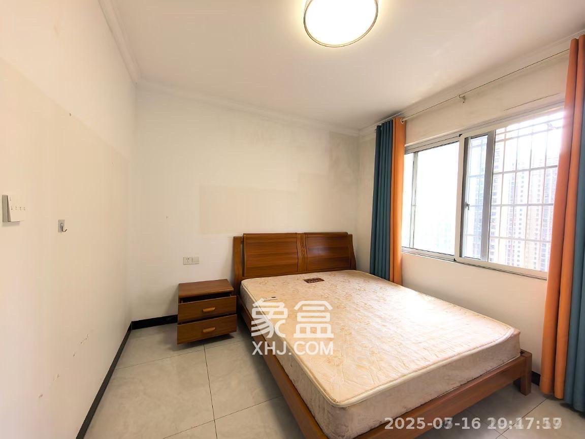 保利东郡  2室1厅1卫   1800.00元/月