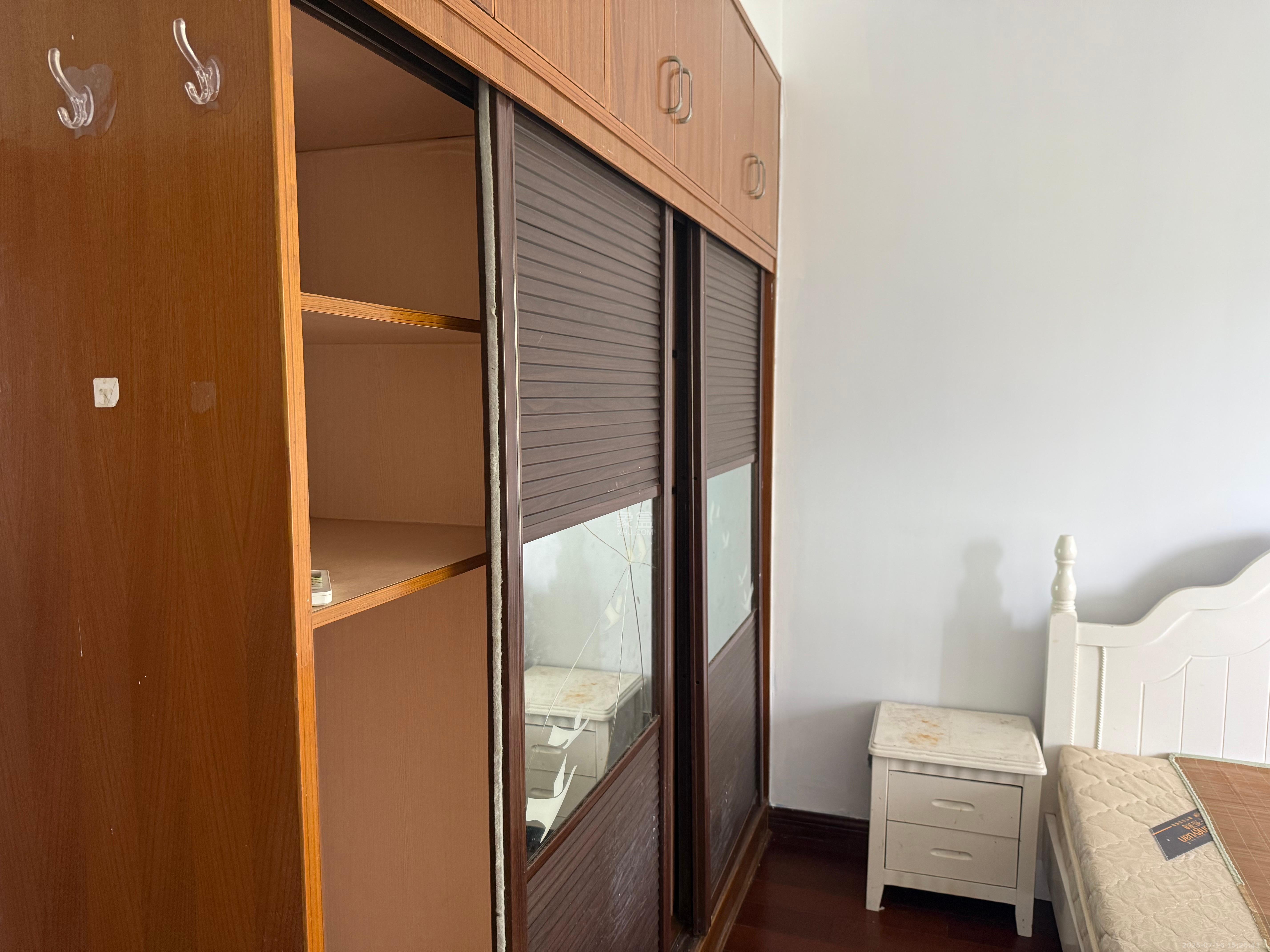 华银园  4室2厅2卫    2800.0元/月 华银园  4室2厅2卫    2800.0元/月室内图