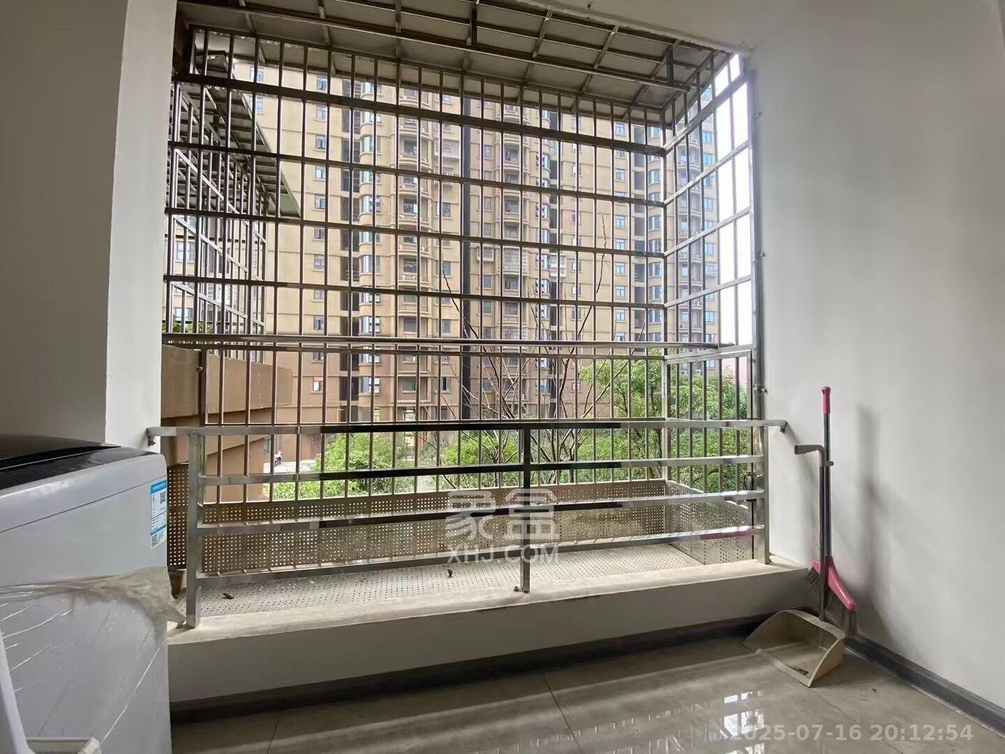 嘉雨兴园 1室1厅1卫 1800.0元/月 嘉雨兴园 1室1厅1卫 1800.0元/月室内图