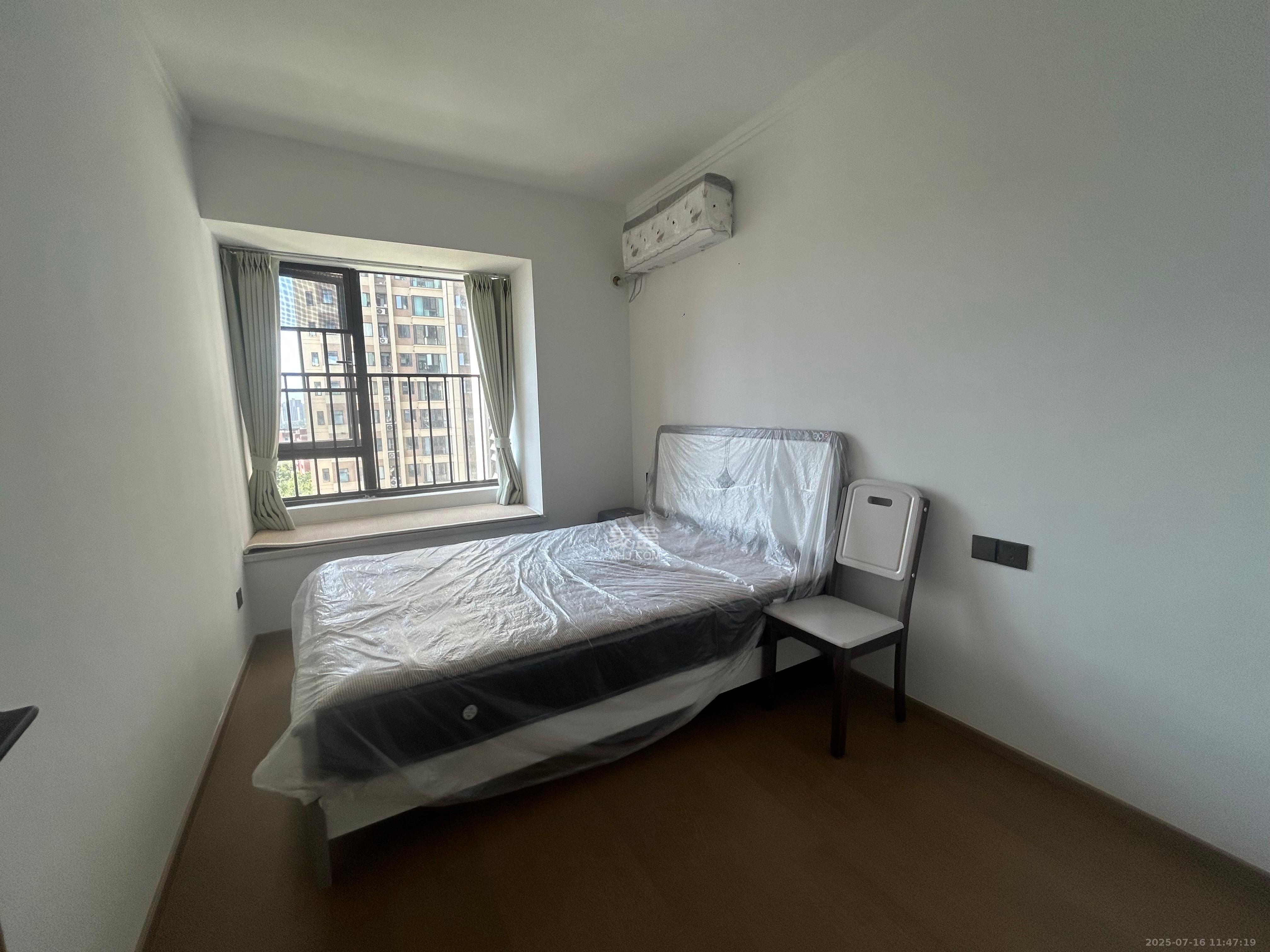 汉唐世家二期 4室2厅2卫 3200.0元/月 汉唐世家二期 4室2厅2卫 3200.0元/月室内图