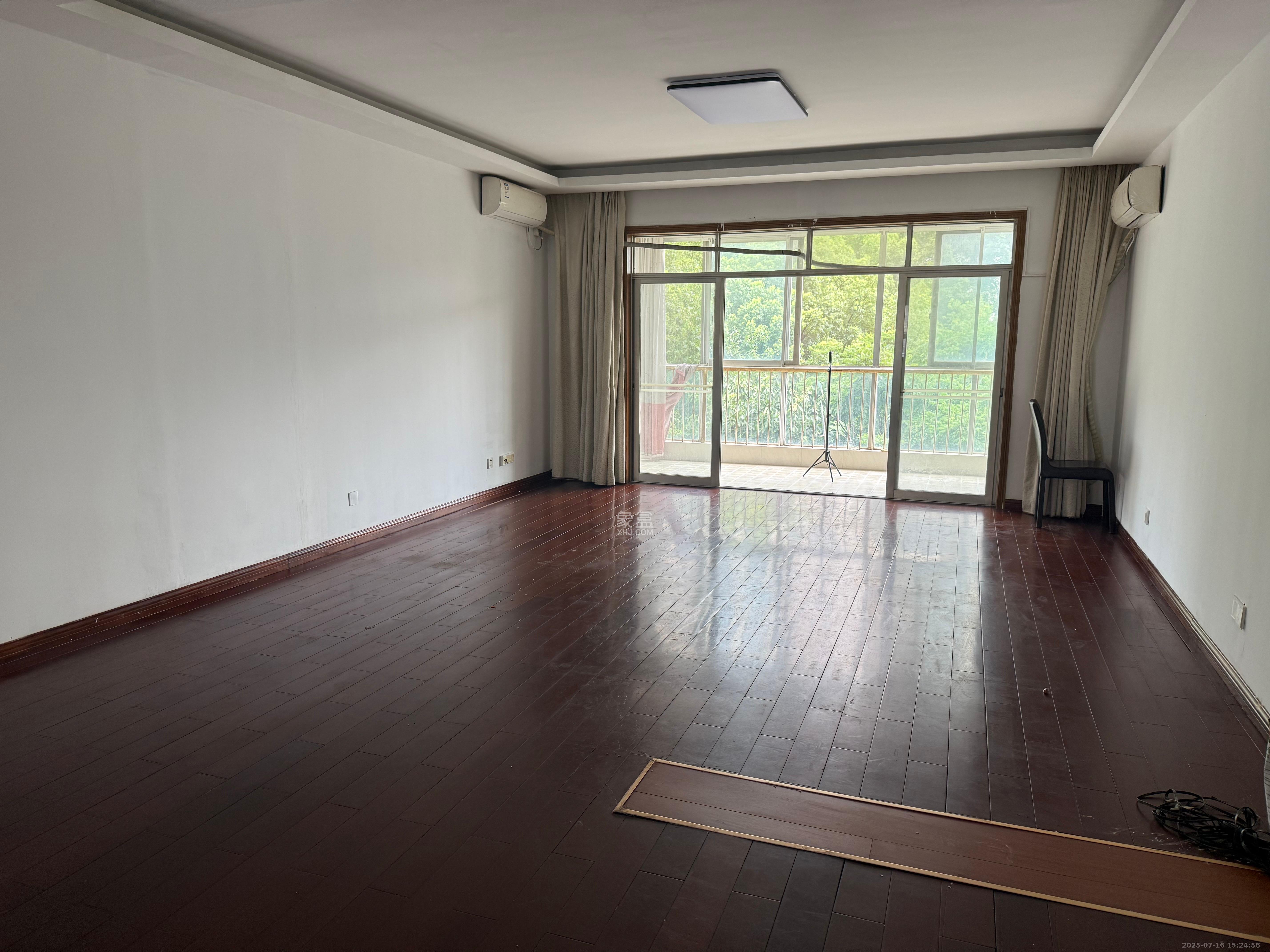 华银园  4室2厅2卫    2800.0元/月 华银园  4室2厅2卫    2800.0元/月室内图