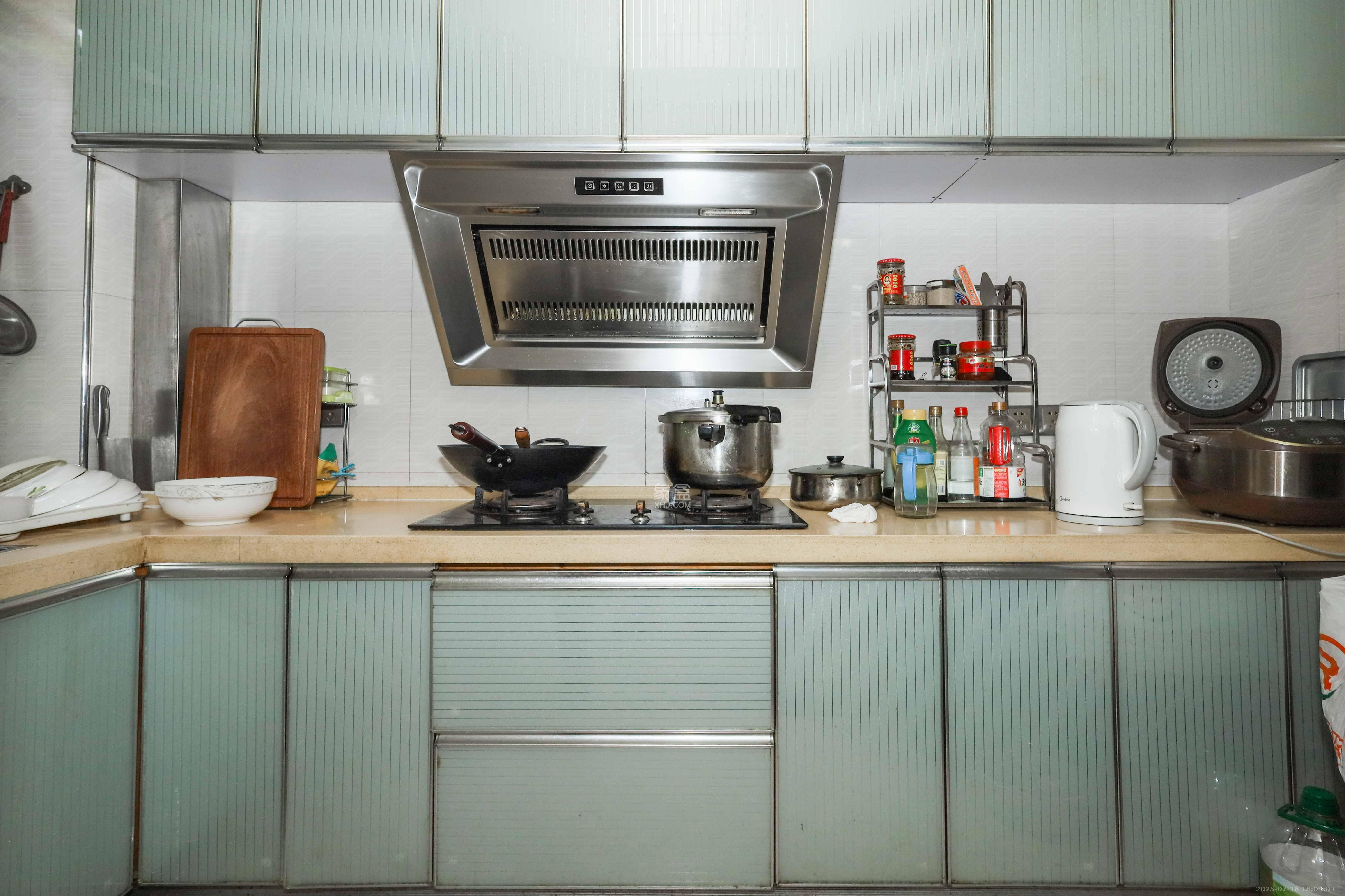 保利麓谷林语F区 3室2厅1卫 82.0万 保利麓谷林语F区 3室2厅1卫 82.0万厨房