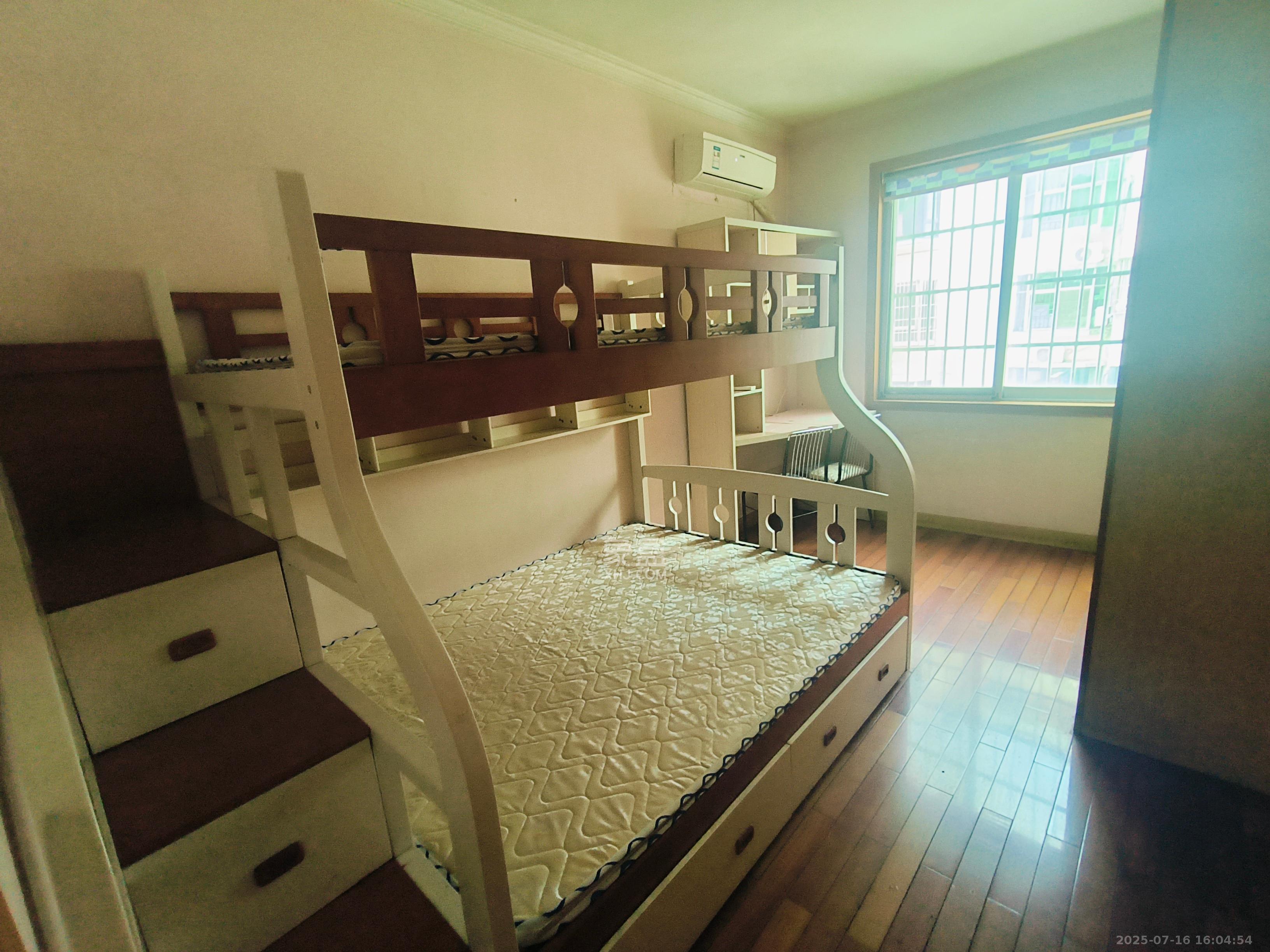 咸嘉新村嘉明苑  3室2厅2卫    2100.0元/月室内图