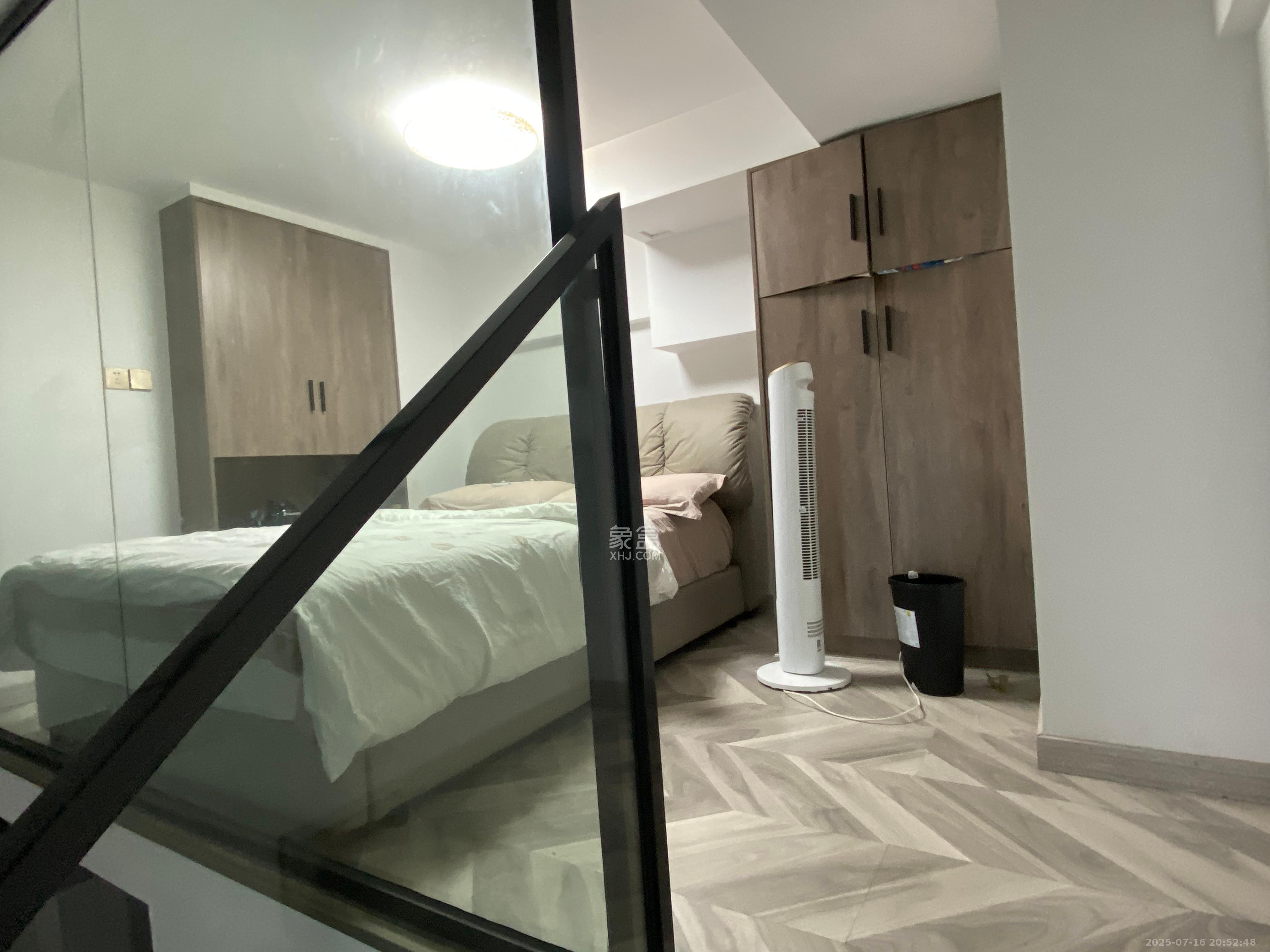 荣盛花语书苑 1室2厅1卫 2700.0元/月 荣盛花语书苑 1室2厅1卫 2700.0元/月室内图