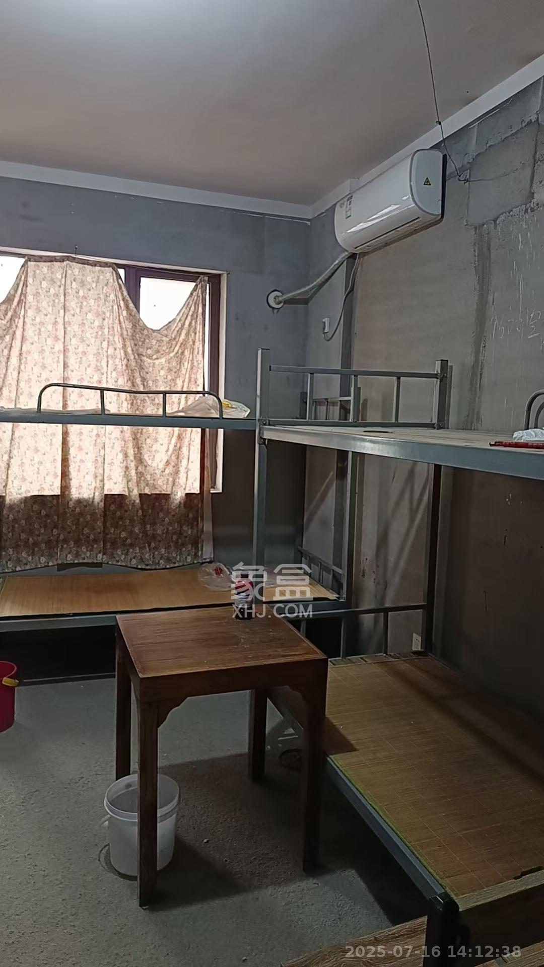 长房明宸府  3室2厅2卫    1500.0元/月