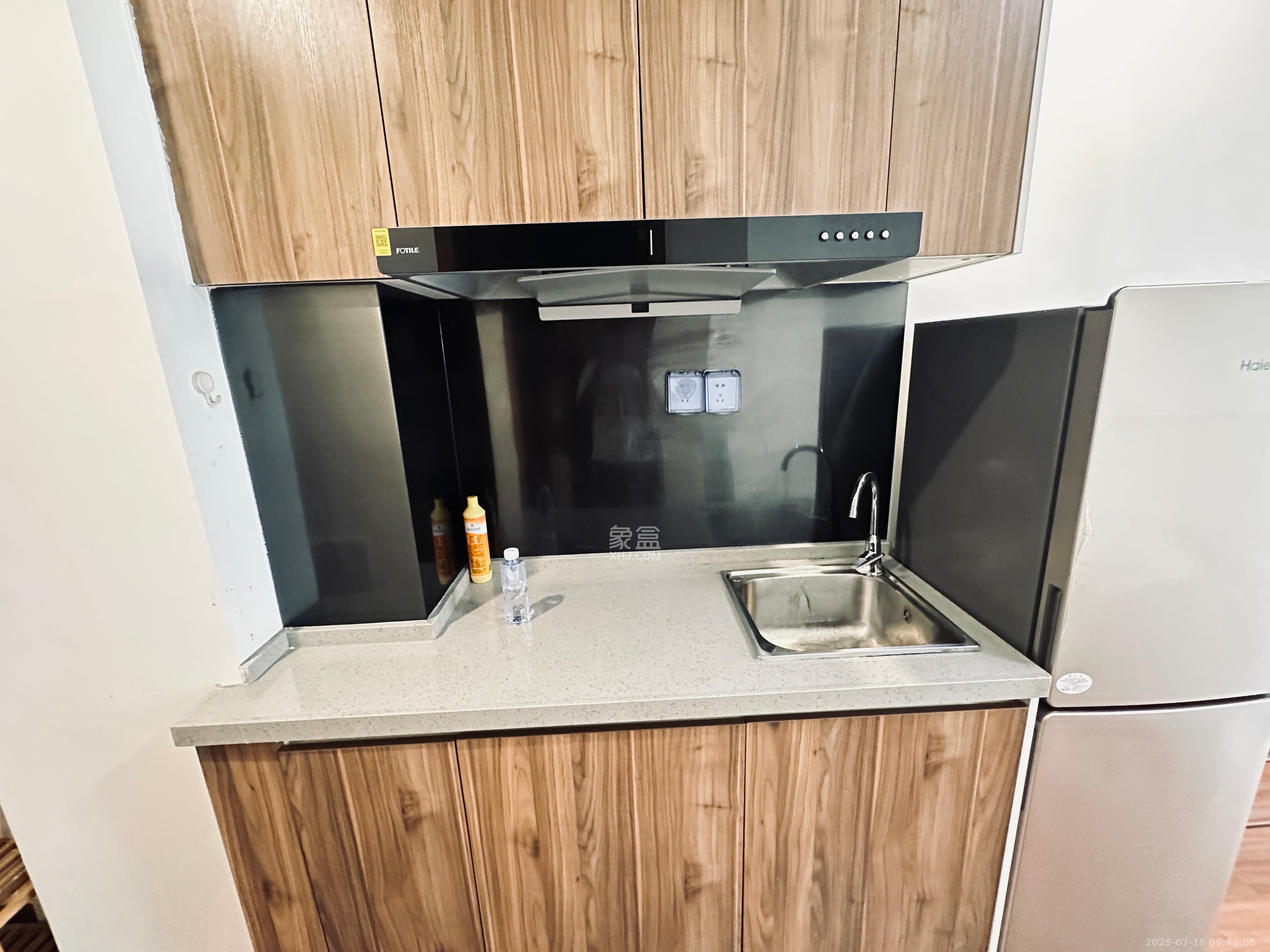 荣泰广场 1室1厅1卫 1200.0元/月 荣泰广场 1室1厅1卫 1200.0元/月室内图